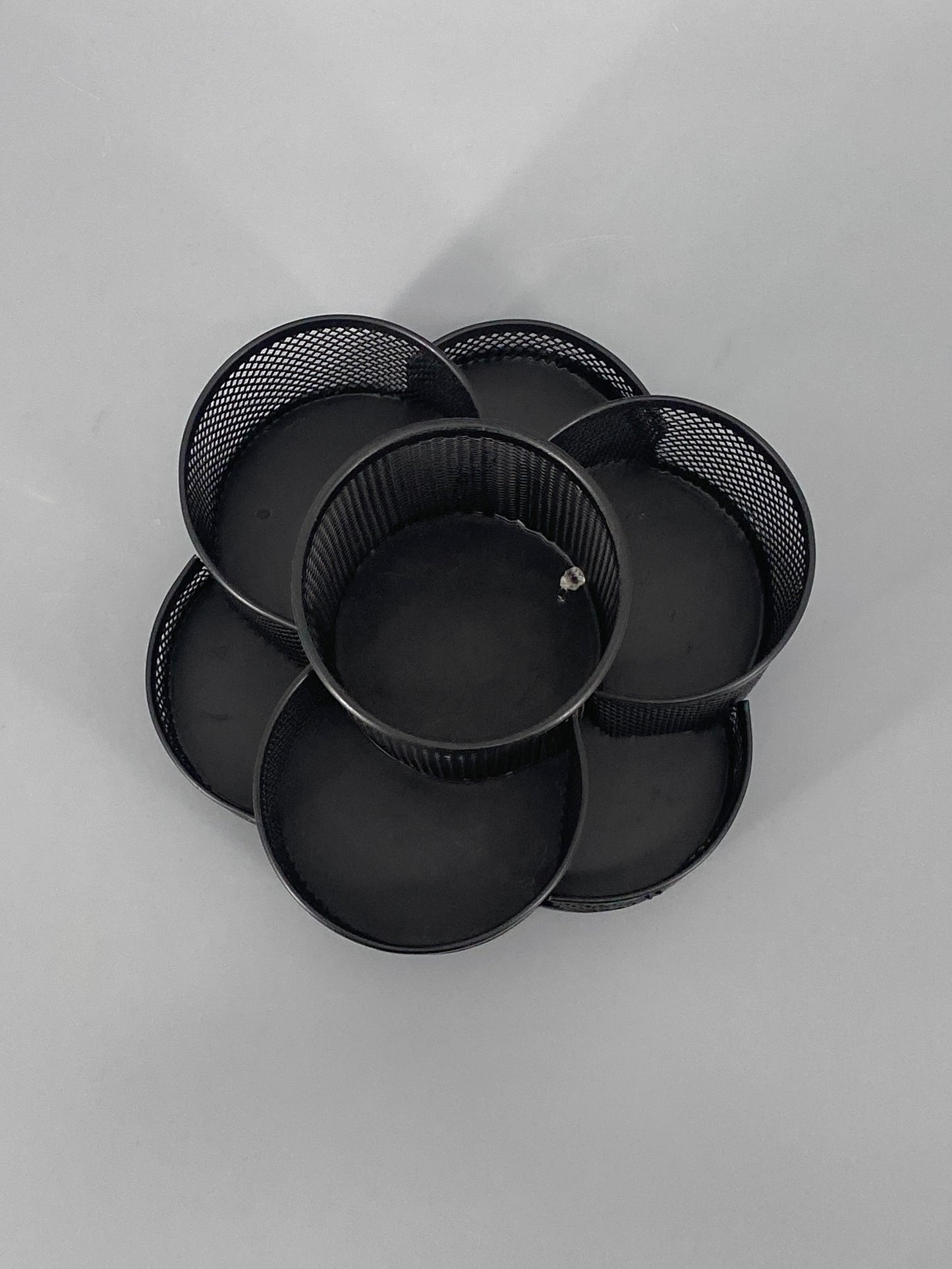 Drehbarer Schreibtisch Organizer / Stiftehalter in Schwarz
