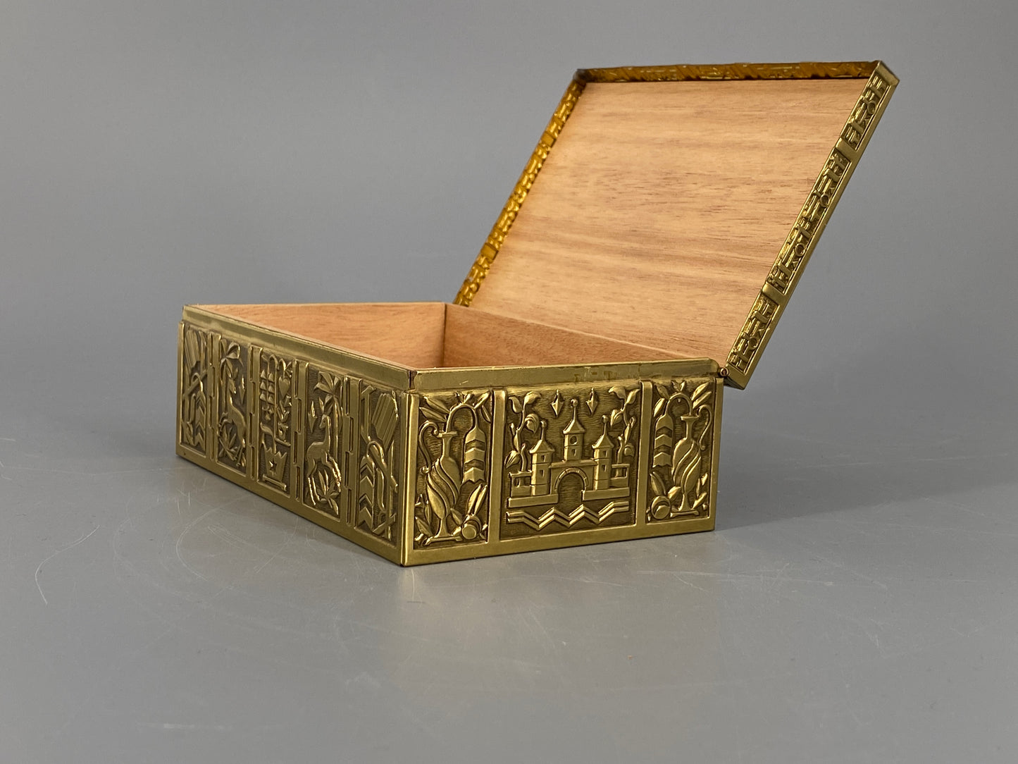 Schatulle von Eugen Schwemmle für Erhard & Söhne, aus Messing und Holz