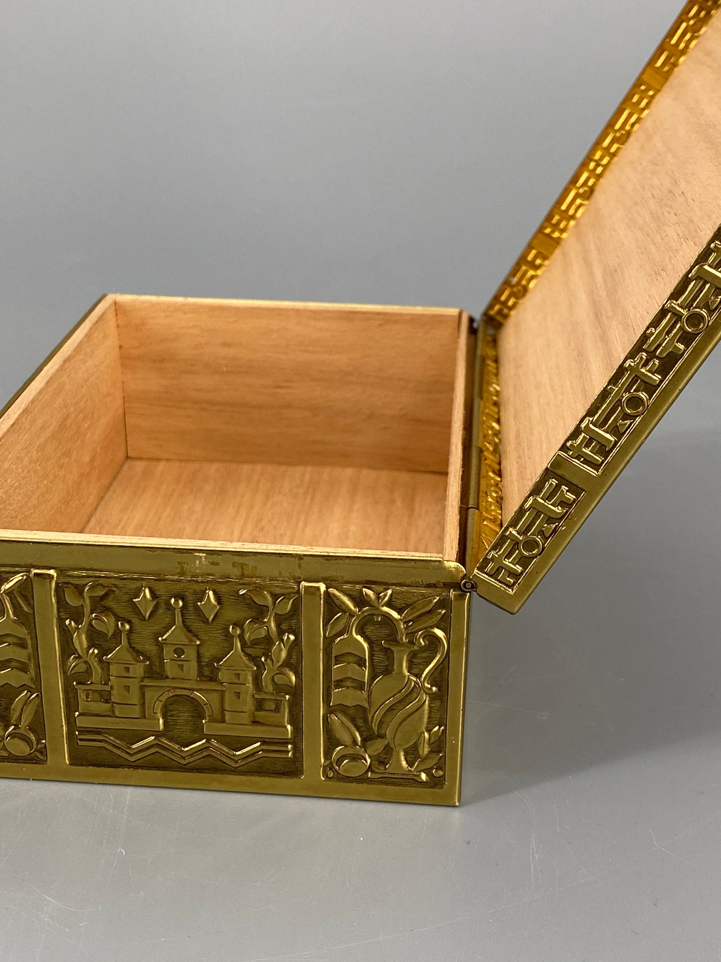 Schatulle von Eugen Schwemmle für Erhard & Söhne, aus Messing und Holz