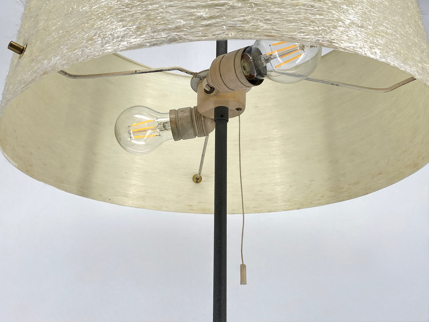 Mid Century Stehlampe mit Harzfaserschirm, 50/60er