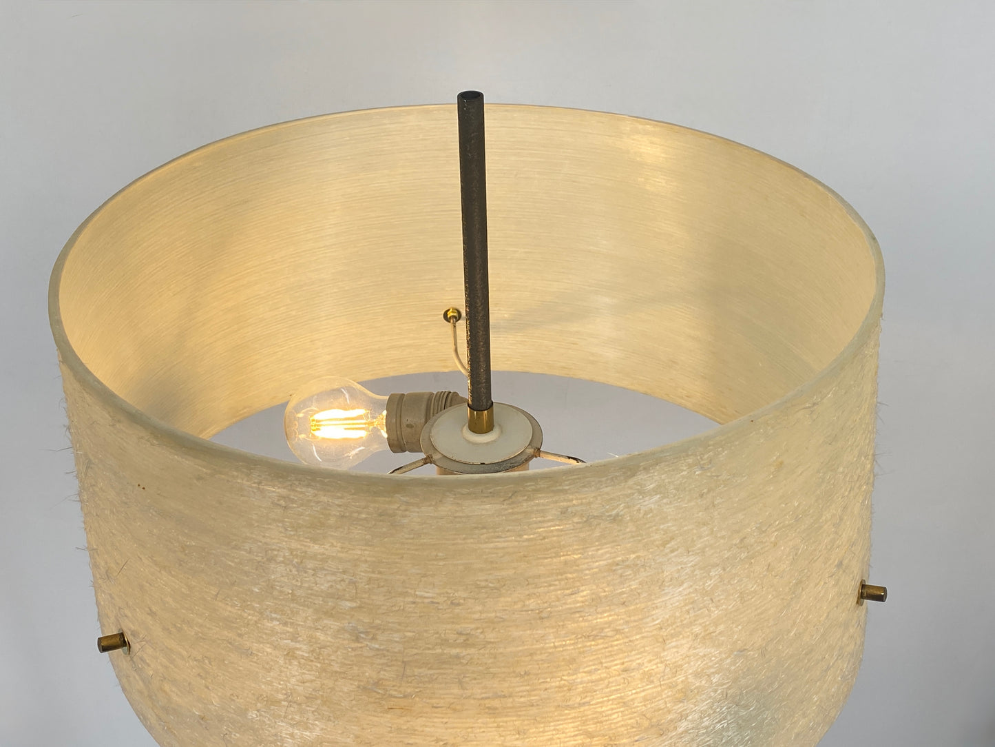 Mid Century Stehlampe mit Harzfaserschirm, 50/60er