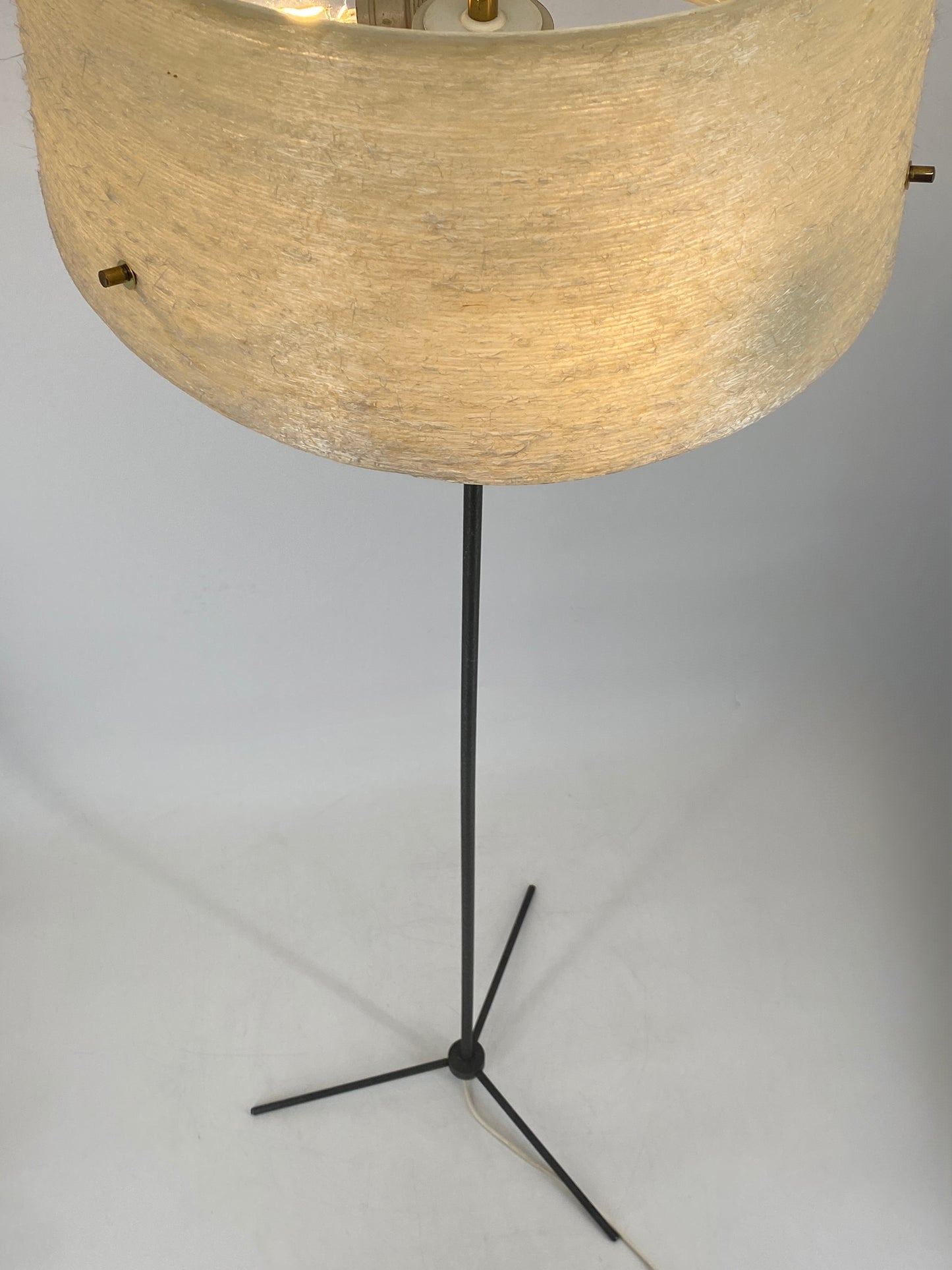 Mid Century Stehlampe mit Harzfaserschirm, 50/60er