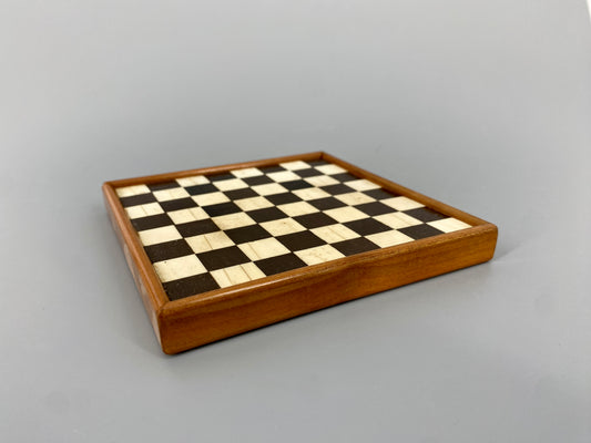 Doppelseitiges Spielbrett für Schach und Mühle, vintage