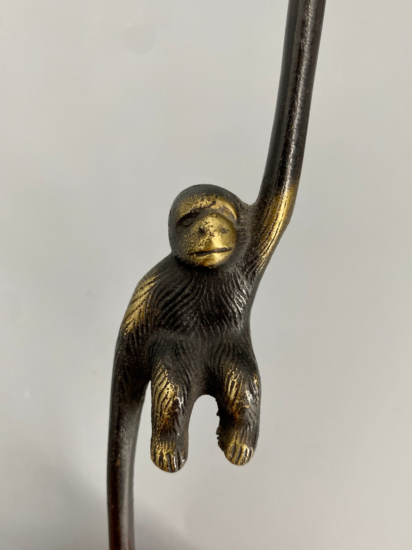 Messinghaken im Affendesign, 50er