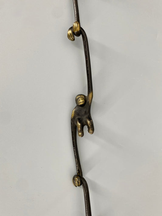 Messinghaken im Affendesign, 50er