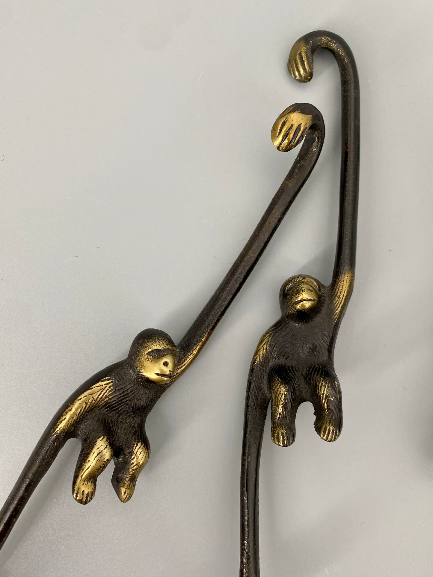 Messinghaken im Affendesign, 50er