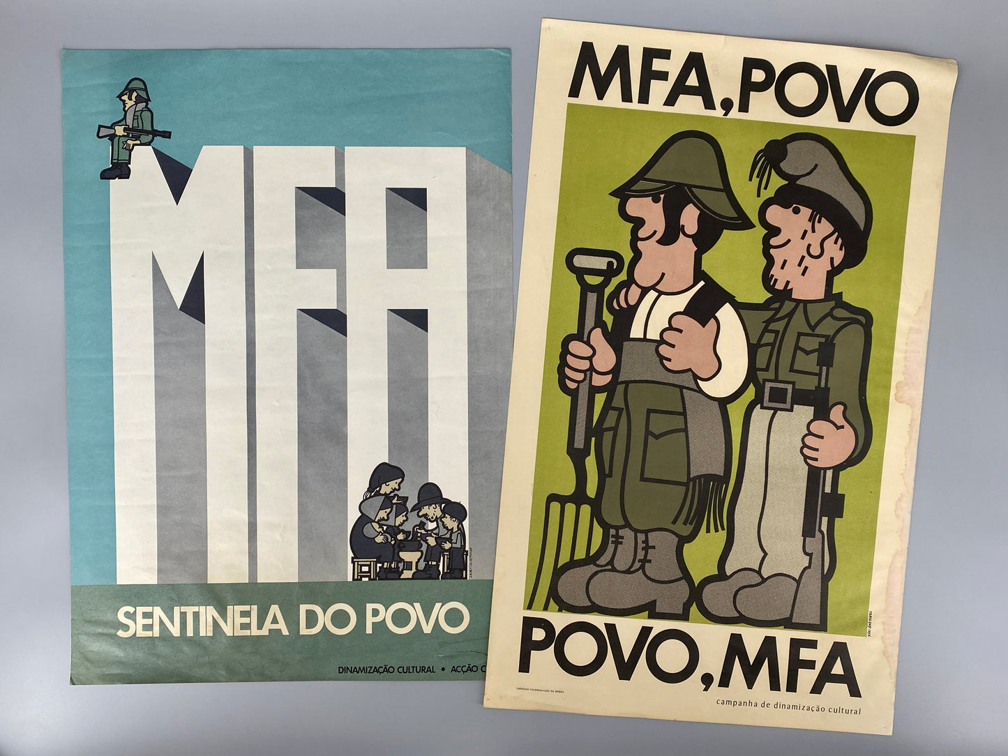2 Plakate von João Abel Manta zum Ende der Nelkenrevolution, Portugal, 1975