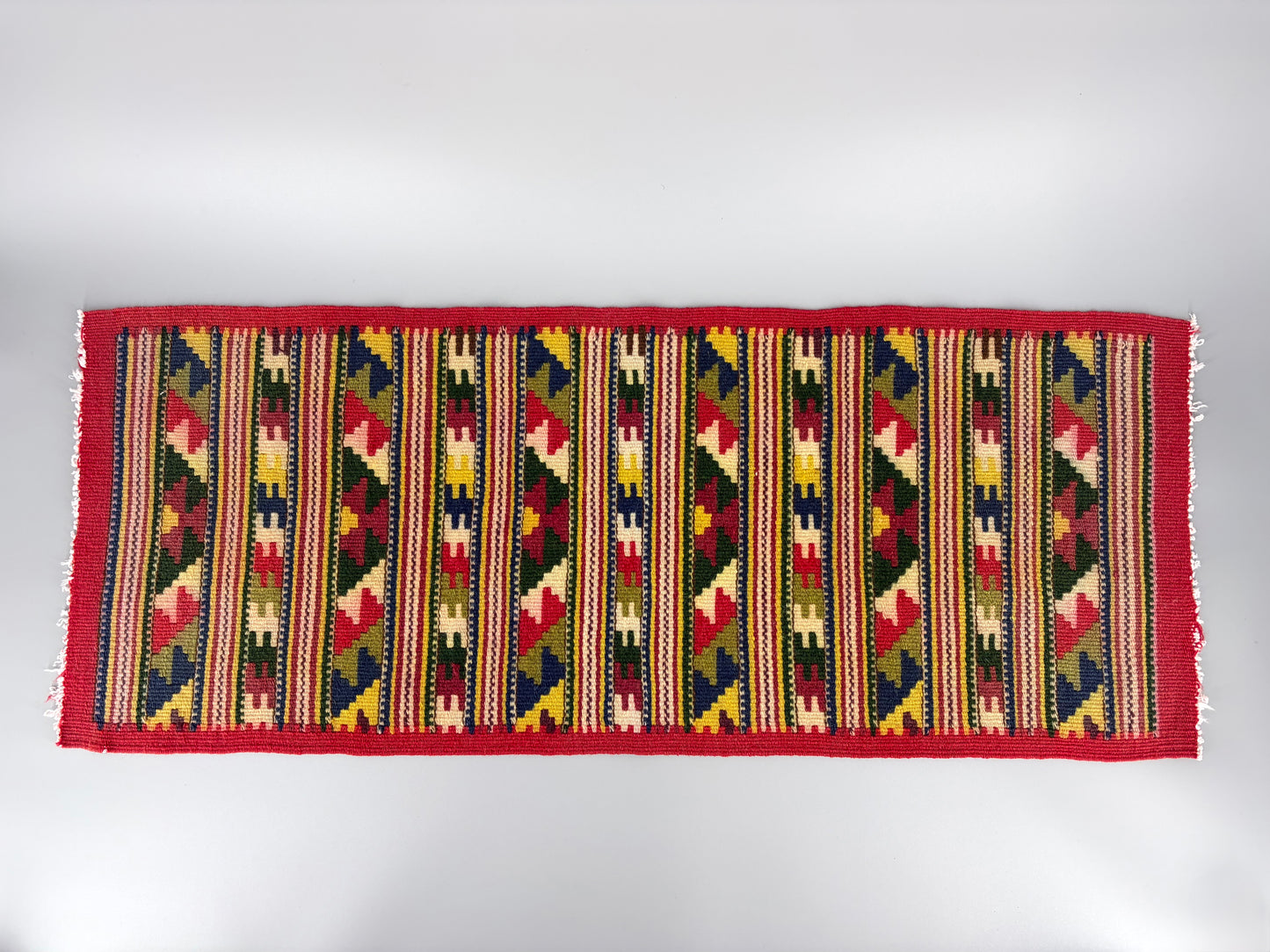 Kleiner Läufer mit geometrischem Muster, 1970