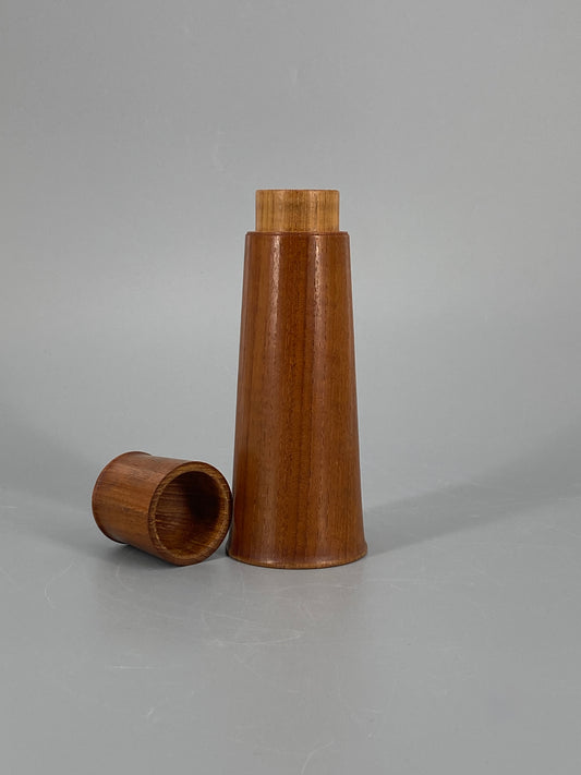 Lange Holzdose mit Deckel, konische Kegelform