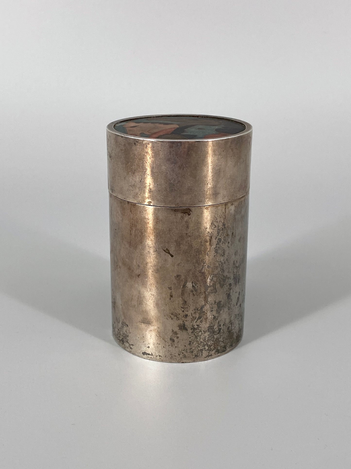 Art Deco Zylindrische Zigarettendose aus 835er Silber, Deckel mit emaillierter Einlage, punziert