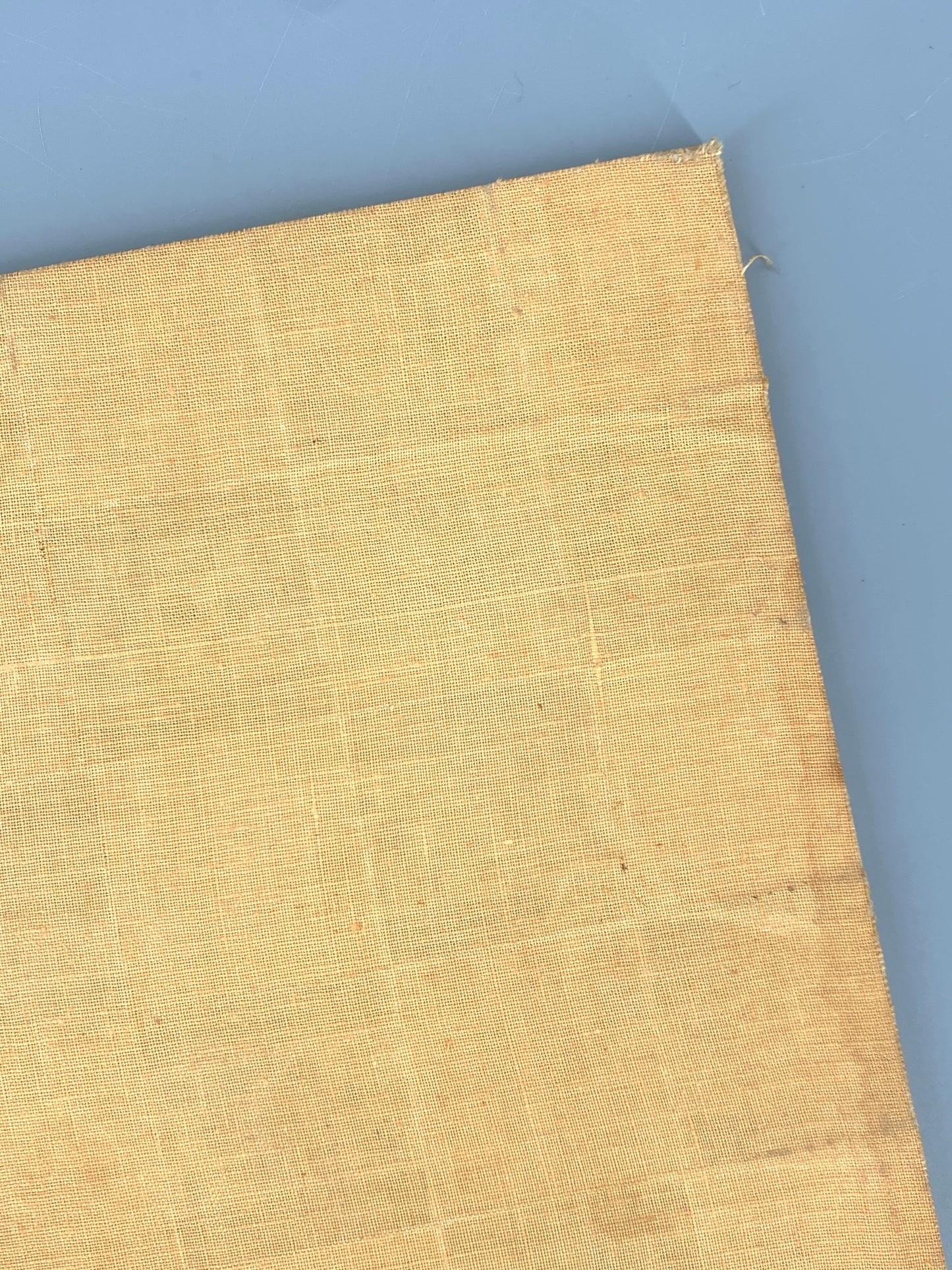 Faltbares Schachbrett aus zwei verschiedenen Holzarten