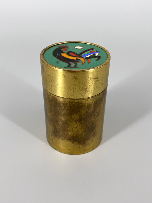 Art Deco Zylindrische Zigarettendose aus Messing, Deckel mit emaillierter Einlage, signiert