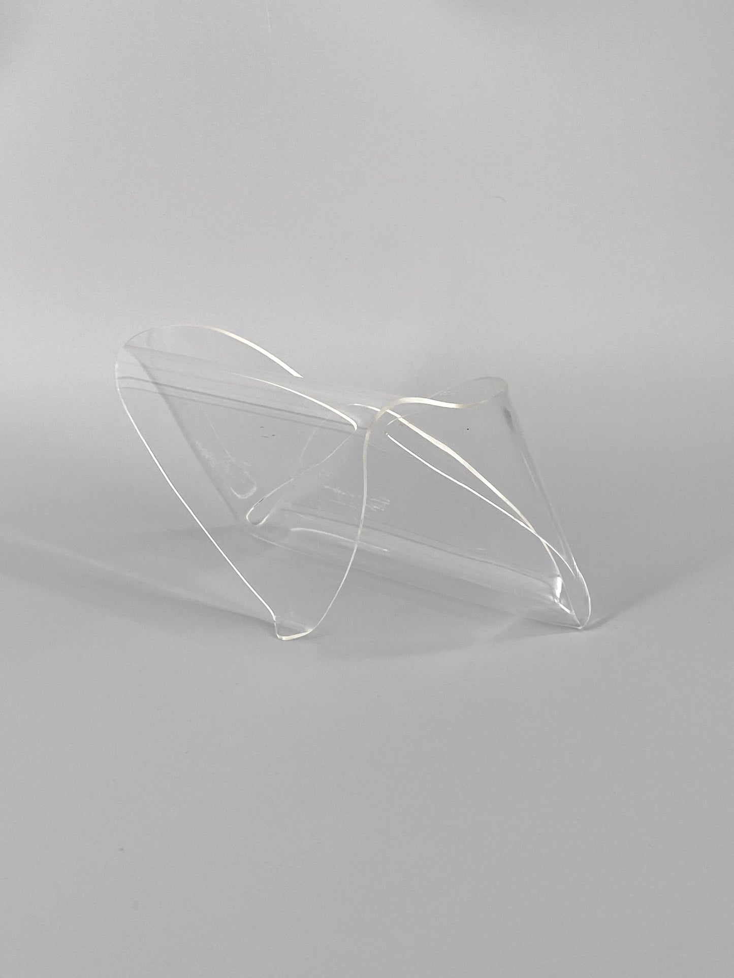offener Briefumschlag aus Plexiglas als Kartenhalter/Briefablage, 80er