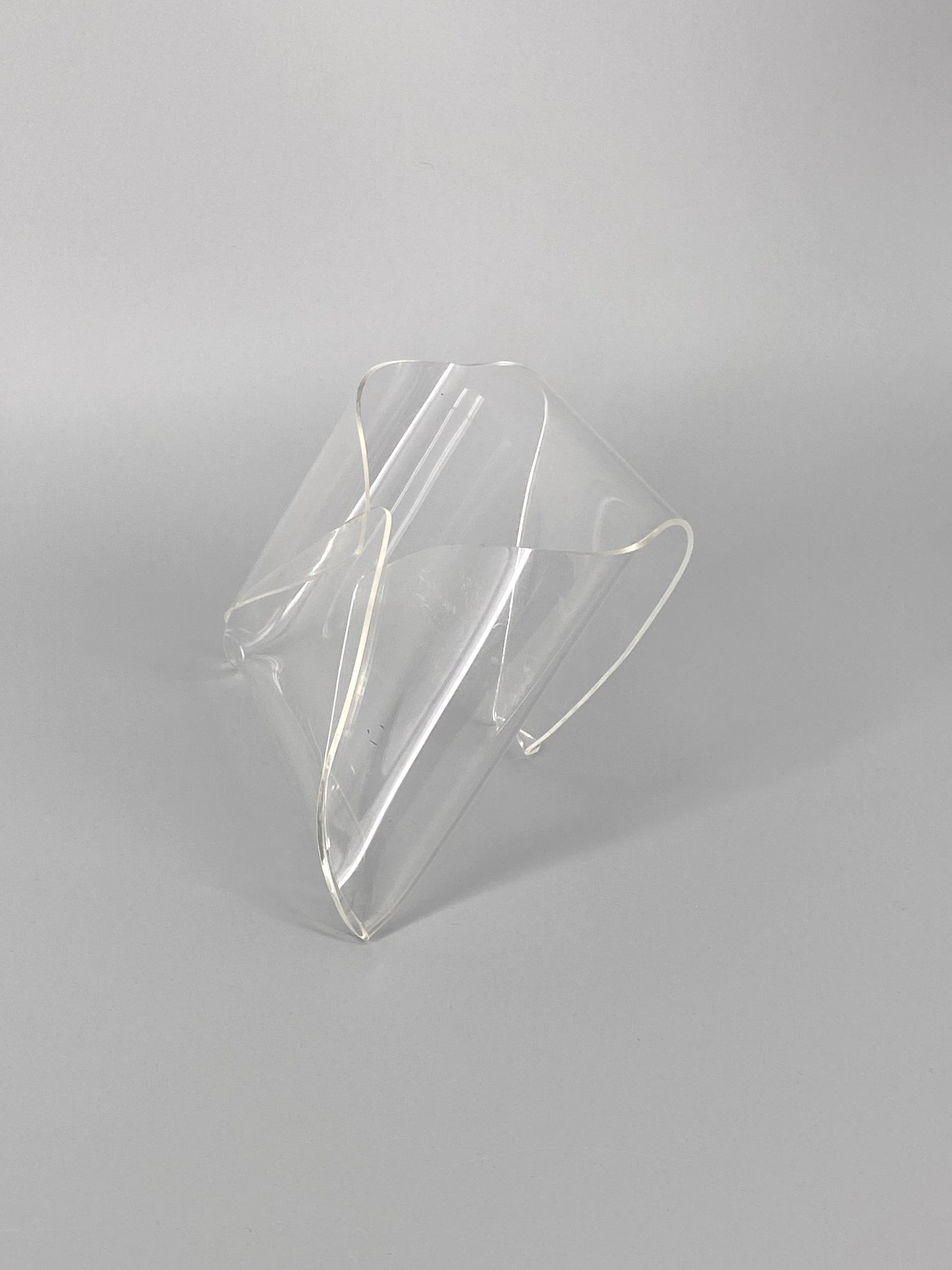 offener Briefumschlag aus Plexiglas als Kartenhalter/Briefablage, 80er