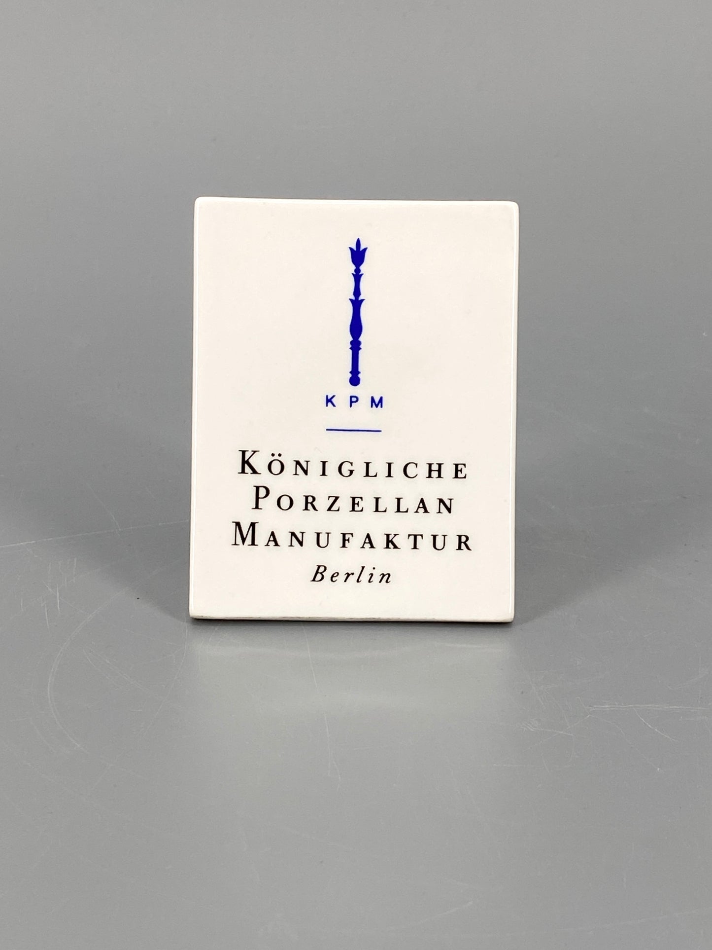 3 KPM Aufsteller aus Porzellan, Berlin