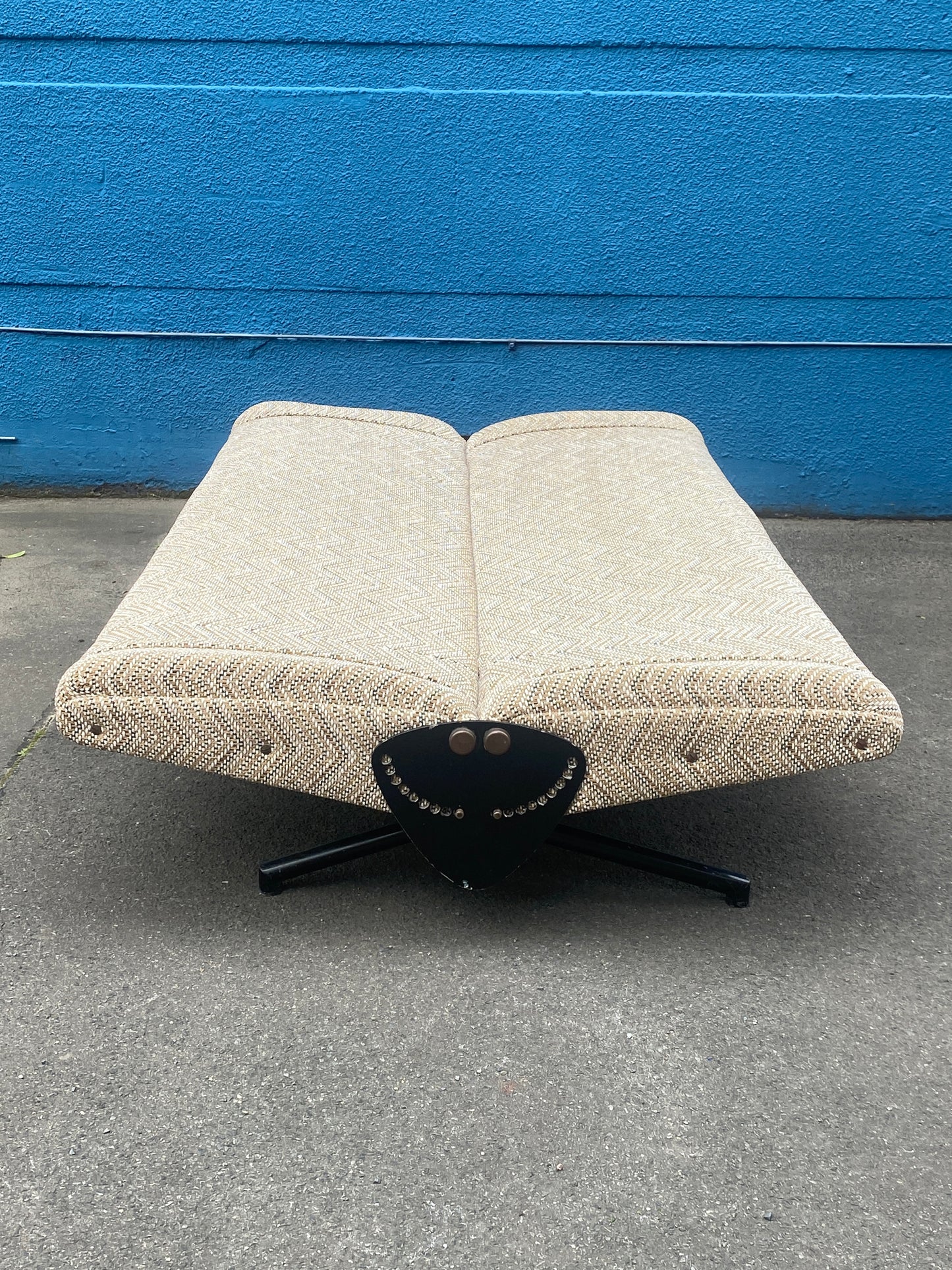 Sofa / Daybed "D70" von Osvaldo Borsani für Tecno mit originalem Bezugsstoff in einwandfreiem Zustand, 1958