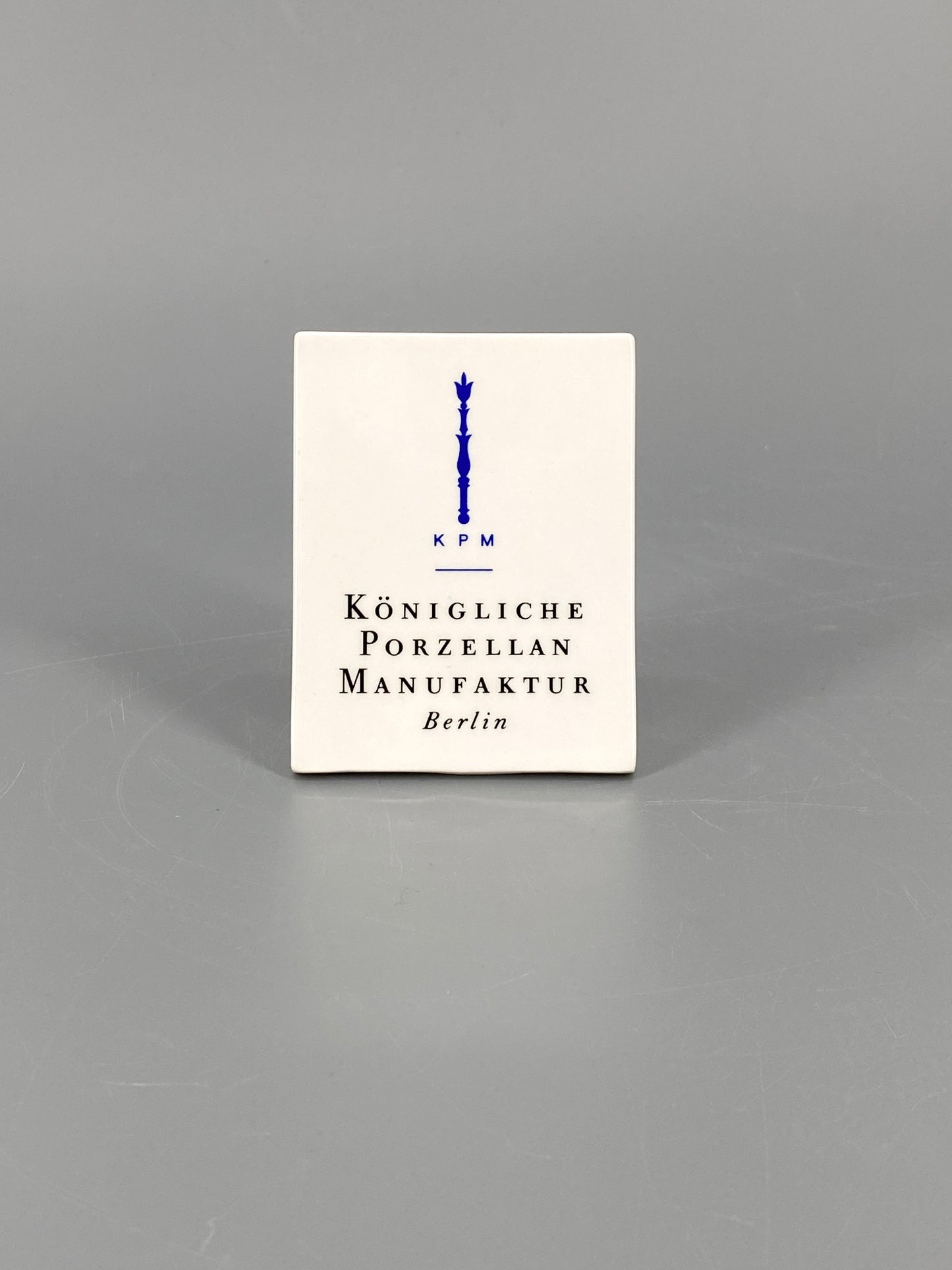 3 KPM Aufsteller aus Porzellan, Berlin