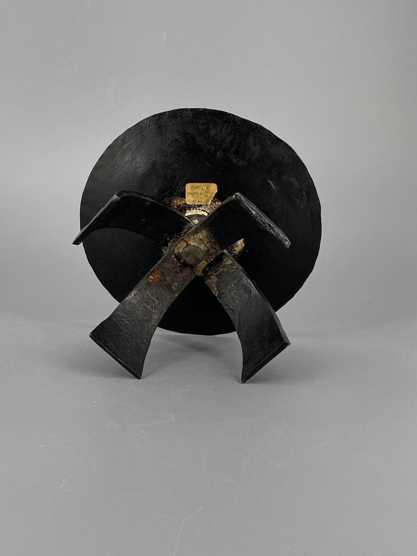 Brutalistischer Kerzenhalter aus Eisen, für Blockkerzen