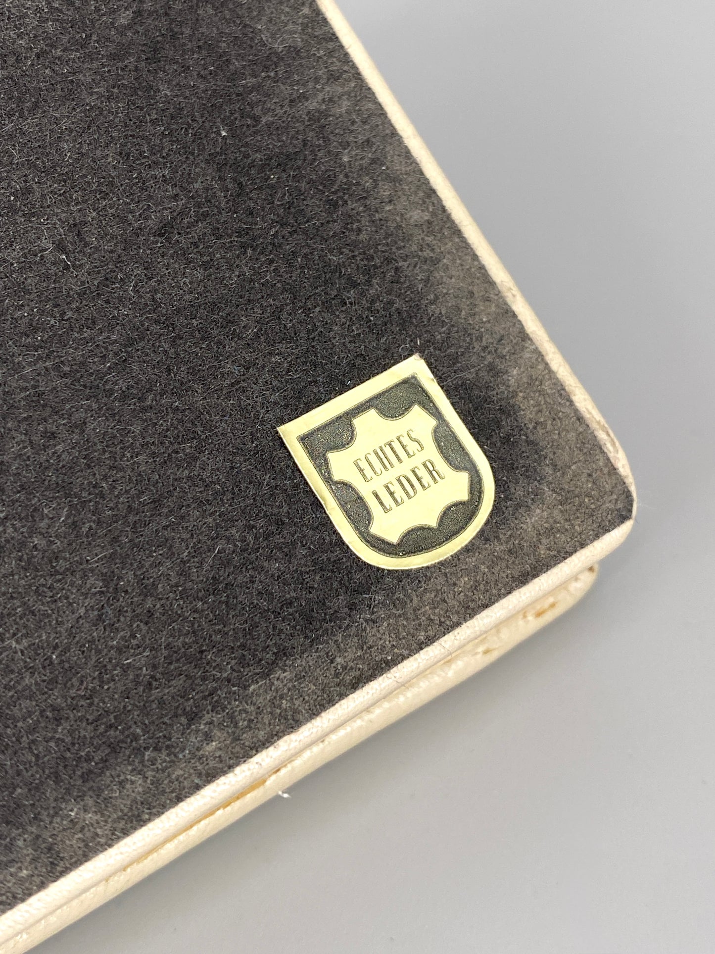 weiße Aufbewahrungsbox aus Leder von Läufer, Pinsel / Malutensilien, West-Germany, 60er