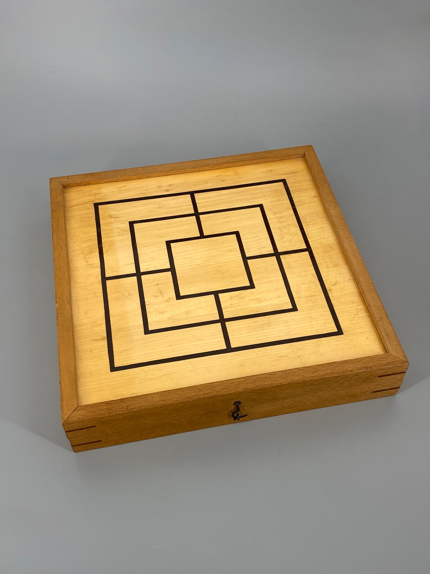 Spielbrett (Schach, Mühle, Dame, Backgrammon) in Koffer aus Holz mit Figuren