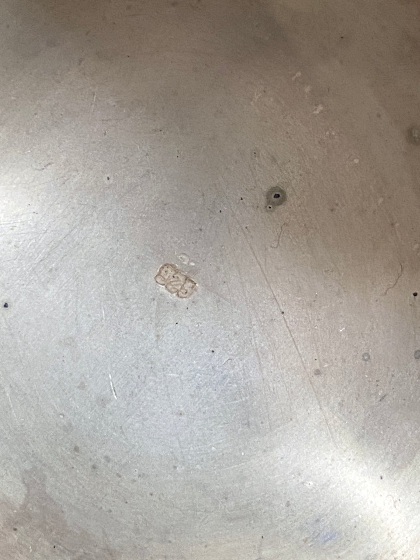 Zylindrische Deckeldose aus 925er Silber, innen punziert, emaillierter Deckel mit Messingperlen