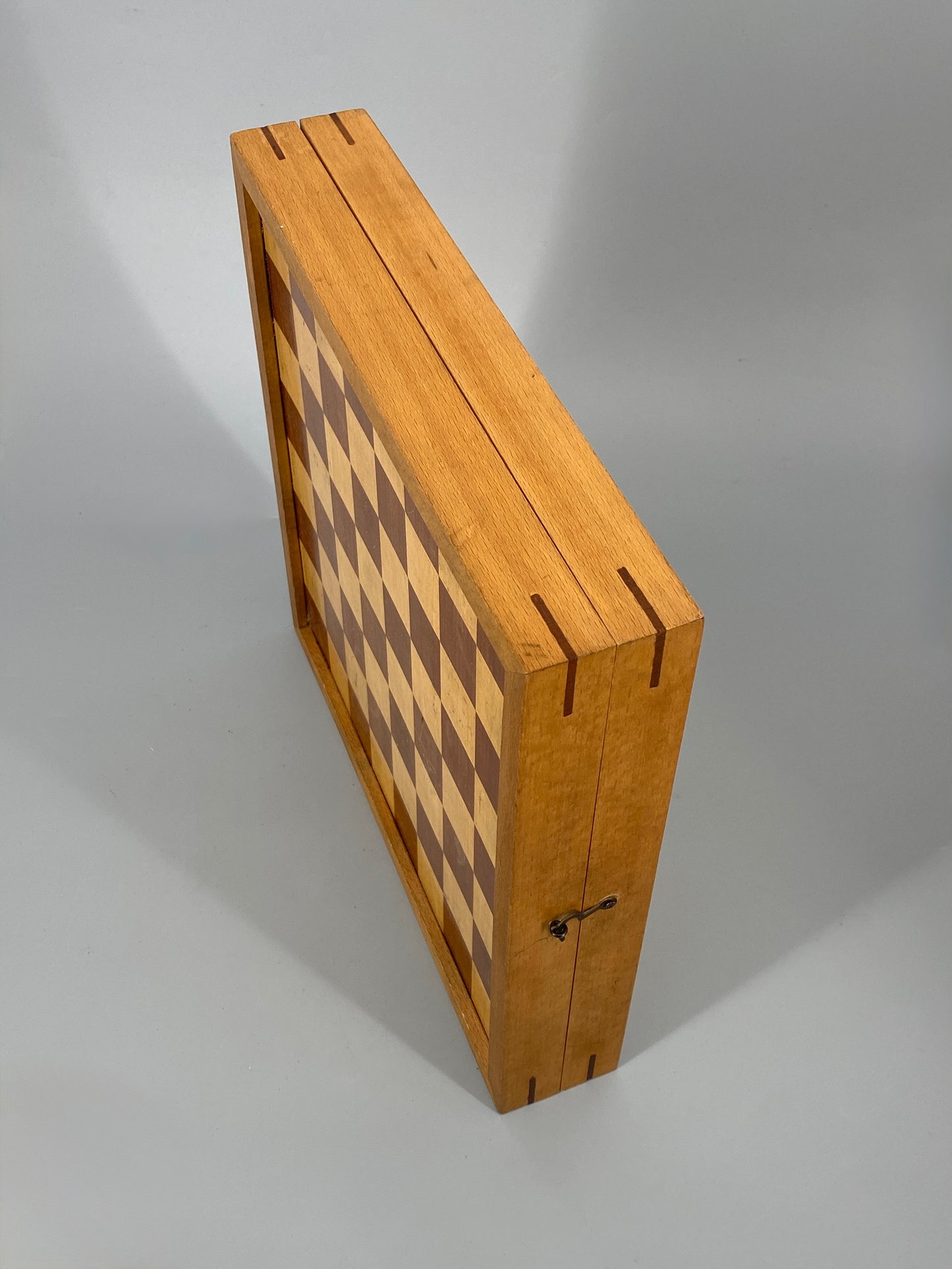 Spielbrett (Schach, Mühle, Dame, Backgrammon) in Koffer aus Holz mit Figuren