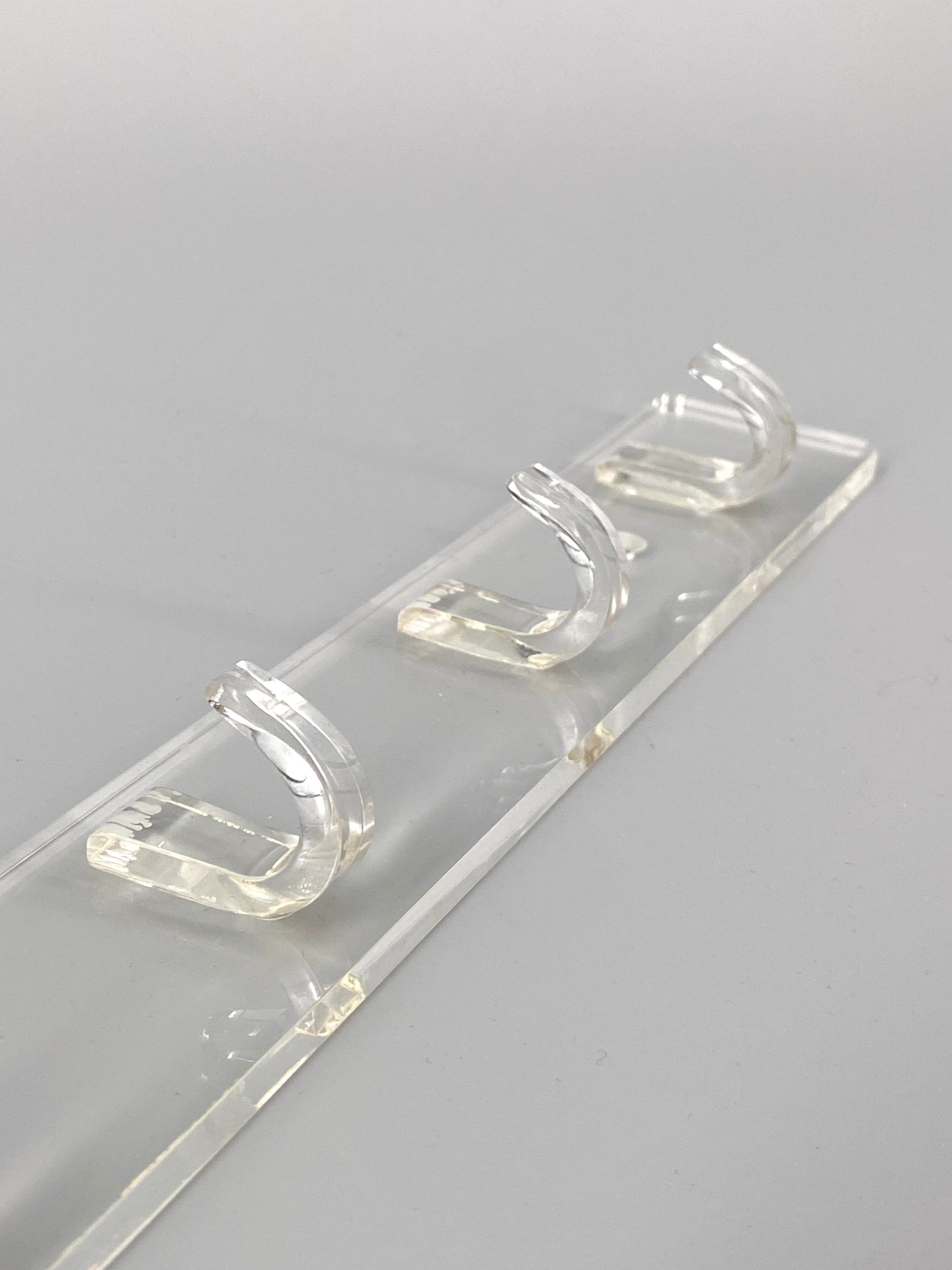 Hakenleiste mit 5 Haken aus Acrylglas, Garderobe / Schlüsselhalter