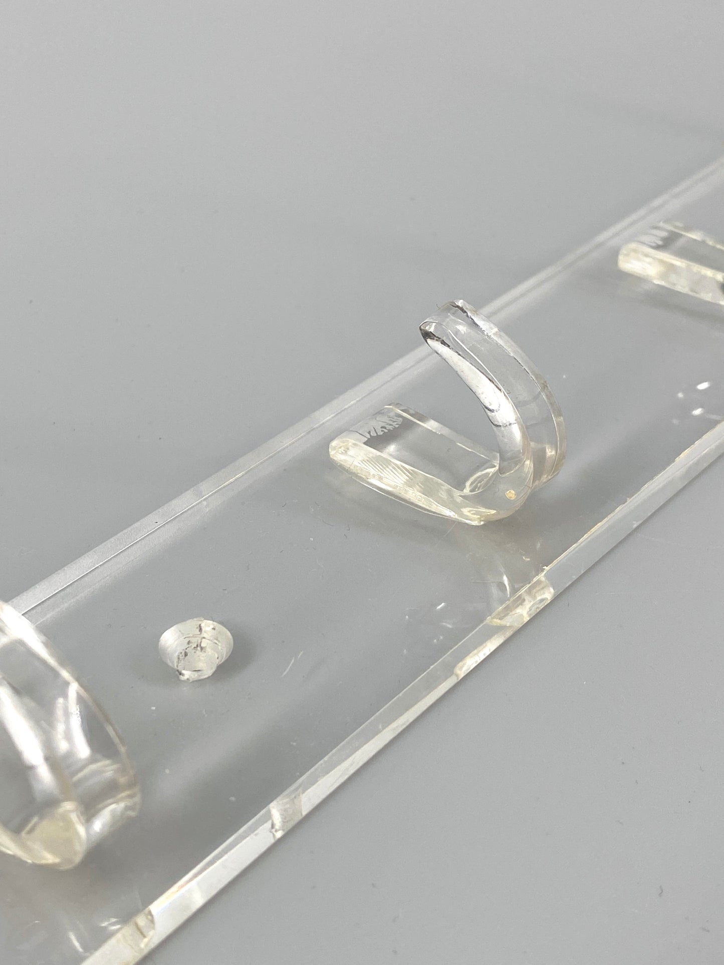 Hakenleiste mit 5 Haken aus Acrylglas, Garderobe / Schlüsselhalter