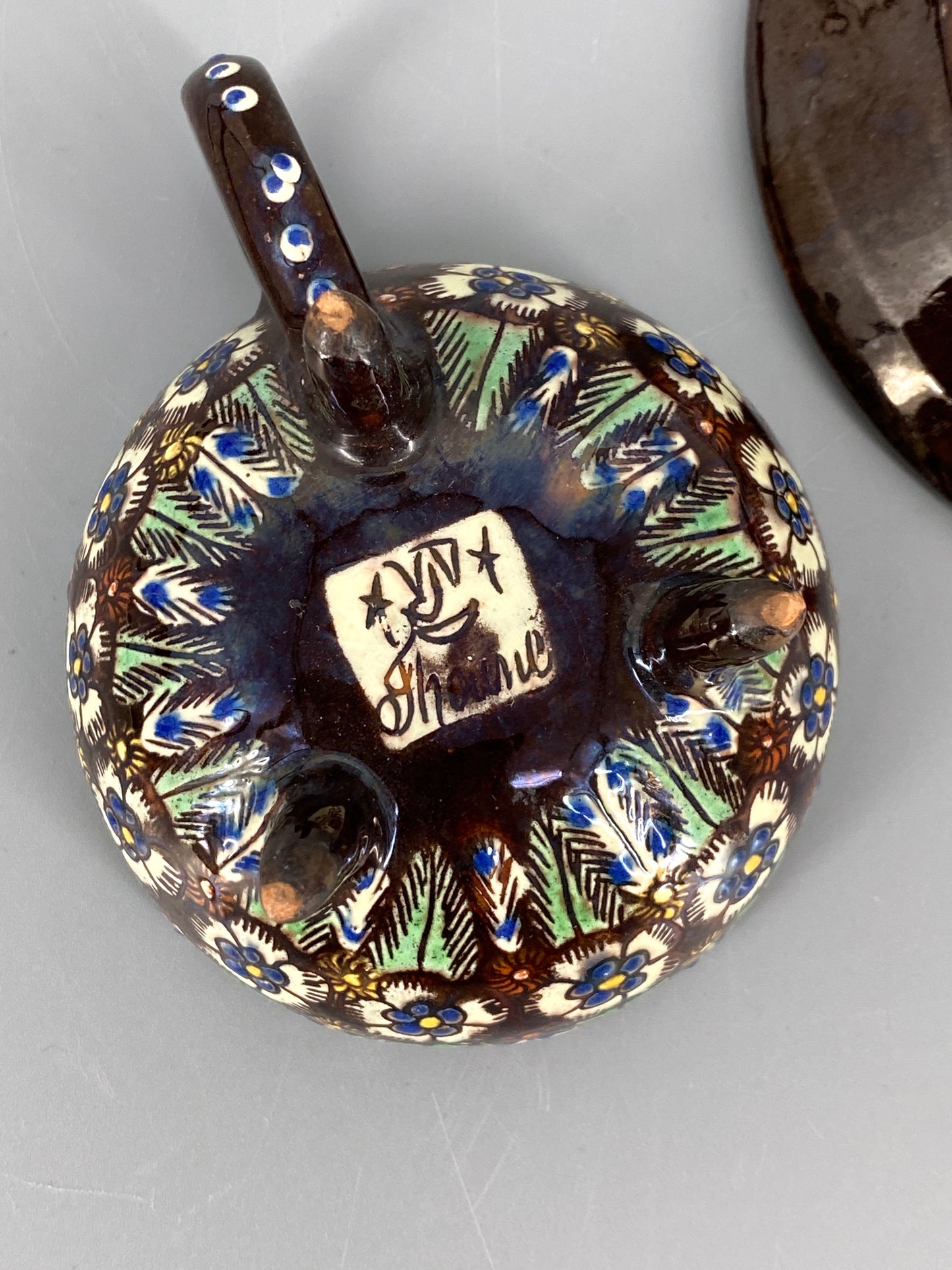 Studiokeramik Thuner Majolika Tasse mit Untertasse von Johann Wanzenried, Schweiz