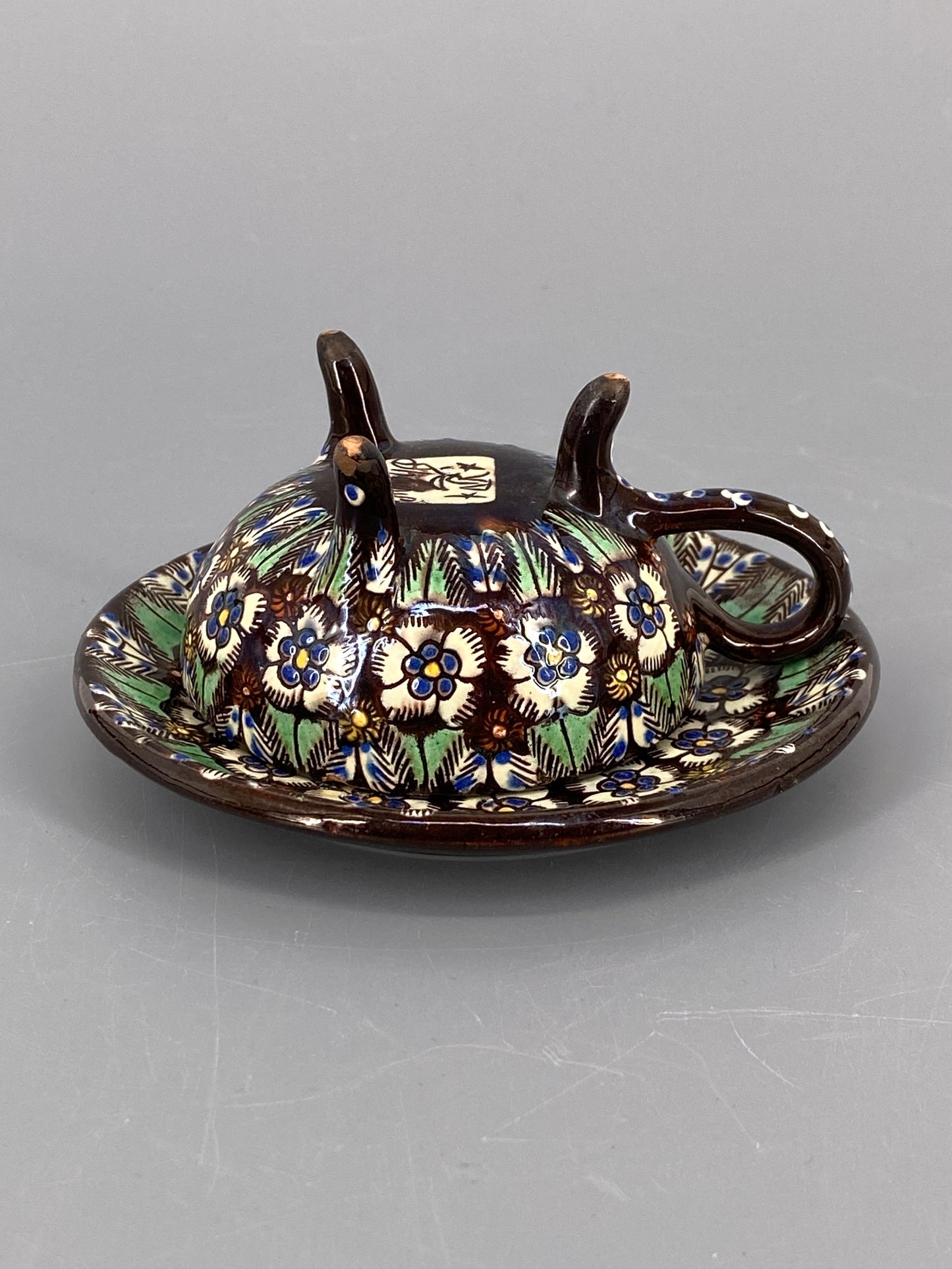 Studiokeramik Thuner Majolika Tasse mit Untertasse von Johann Wanzenried, Schweiz