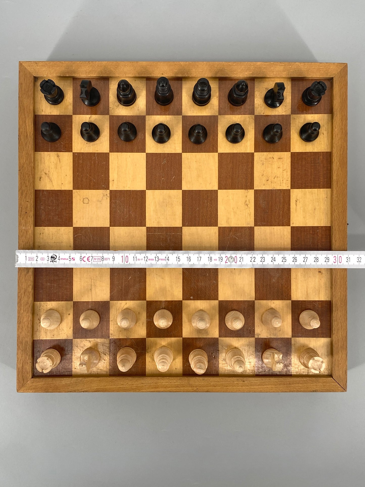 Spielbrett (Schach, Mühle, Dame, Backgrammon) in Koffer aus Holz mit Figuren