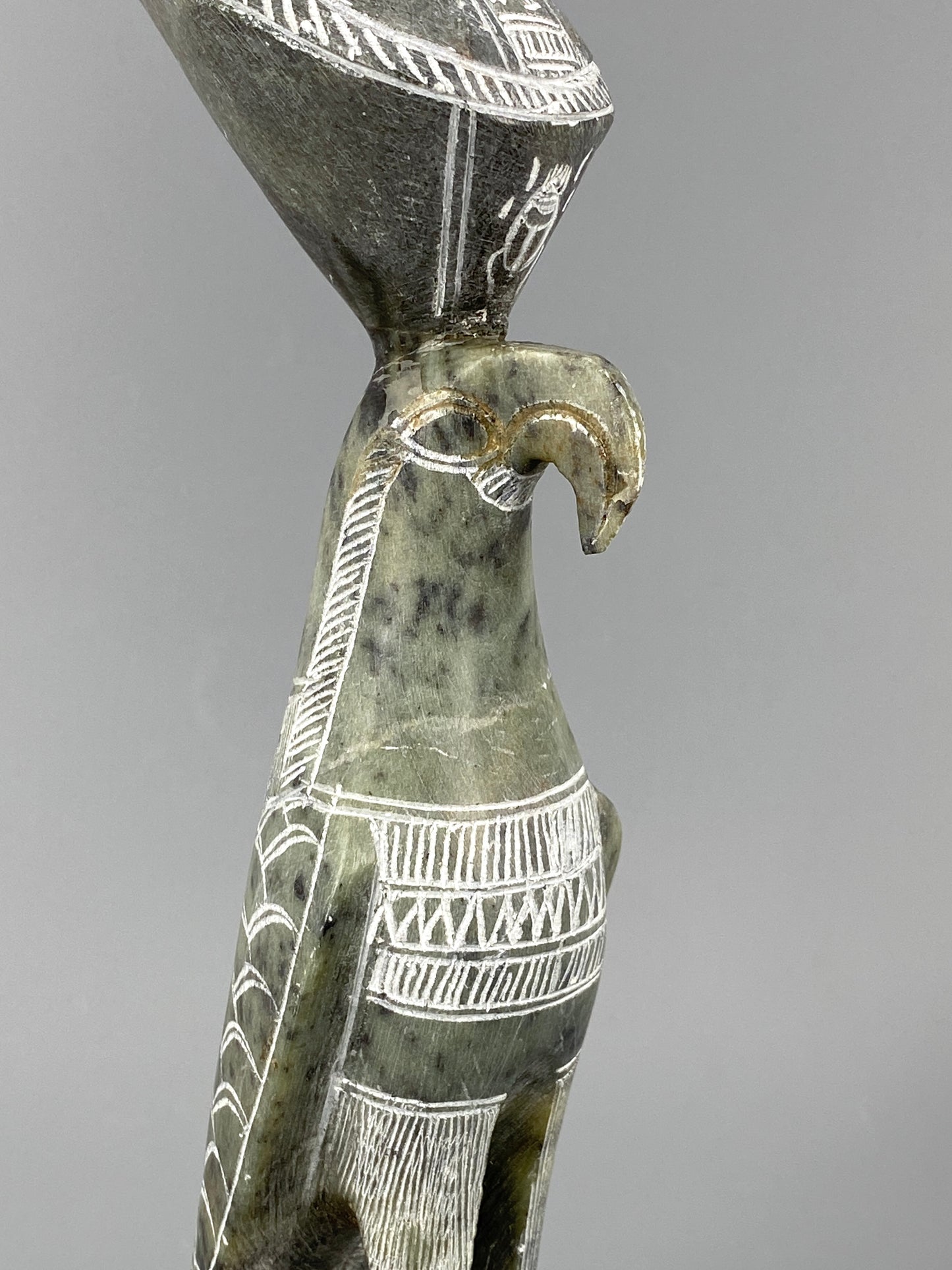 Horus Falke Skulptur aus Speckstein, graviert, Ägypten