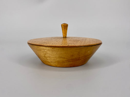 Handgedeichselte Holzdose von Karl Sickert, DDR, 1950-70