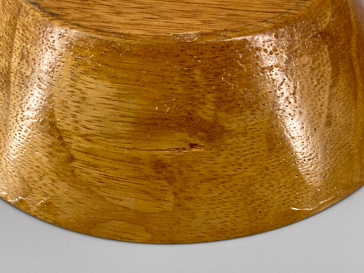 Handgedeichselte Holzdose von Karl Sickert, DDR, 1950-70