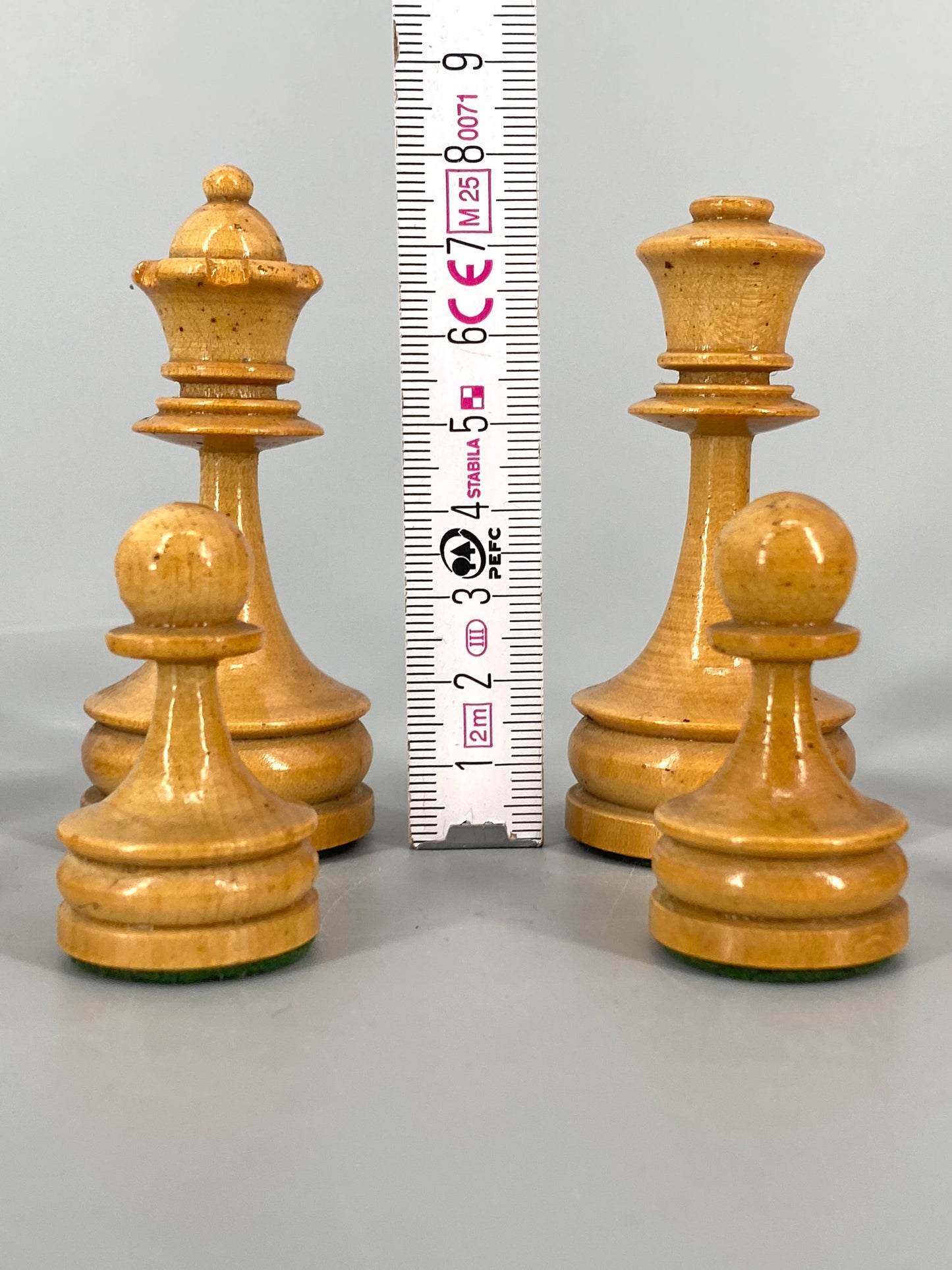 Schachfiguren in Schatulle aus der ersten Hälfte des zwanzigsten Jahrhundert, König 8 cm