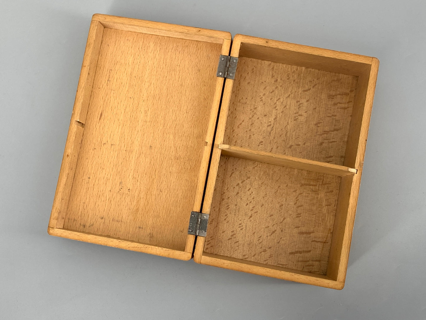 Schachfiguren in Schatulle aus der ersten Hälfte des zwanzigsten Jahrhundert, König 8 cm