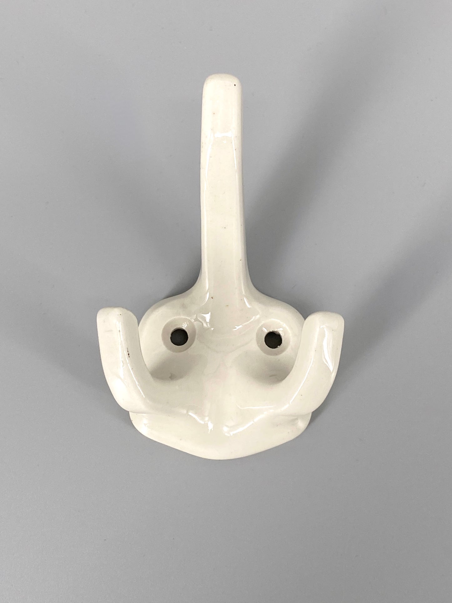 2 Wandhaken aus Porzellan, weiß glasiert, 50/60er