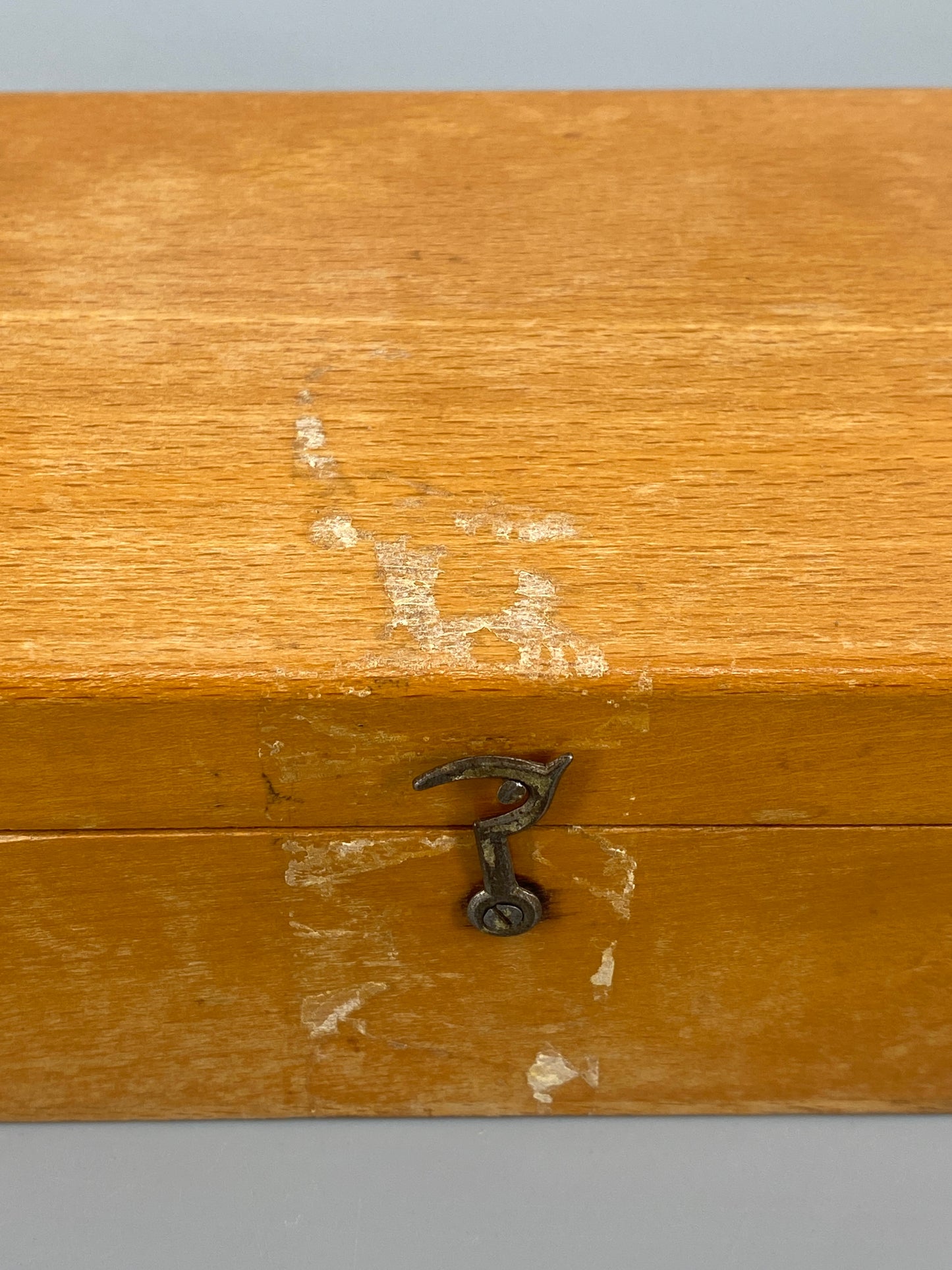 Schachfiguren in Schatulle aus der ersten Hälfte des zwanzigsten Jahrhundert, König 8 cm