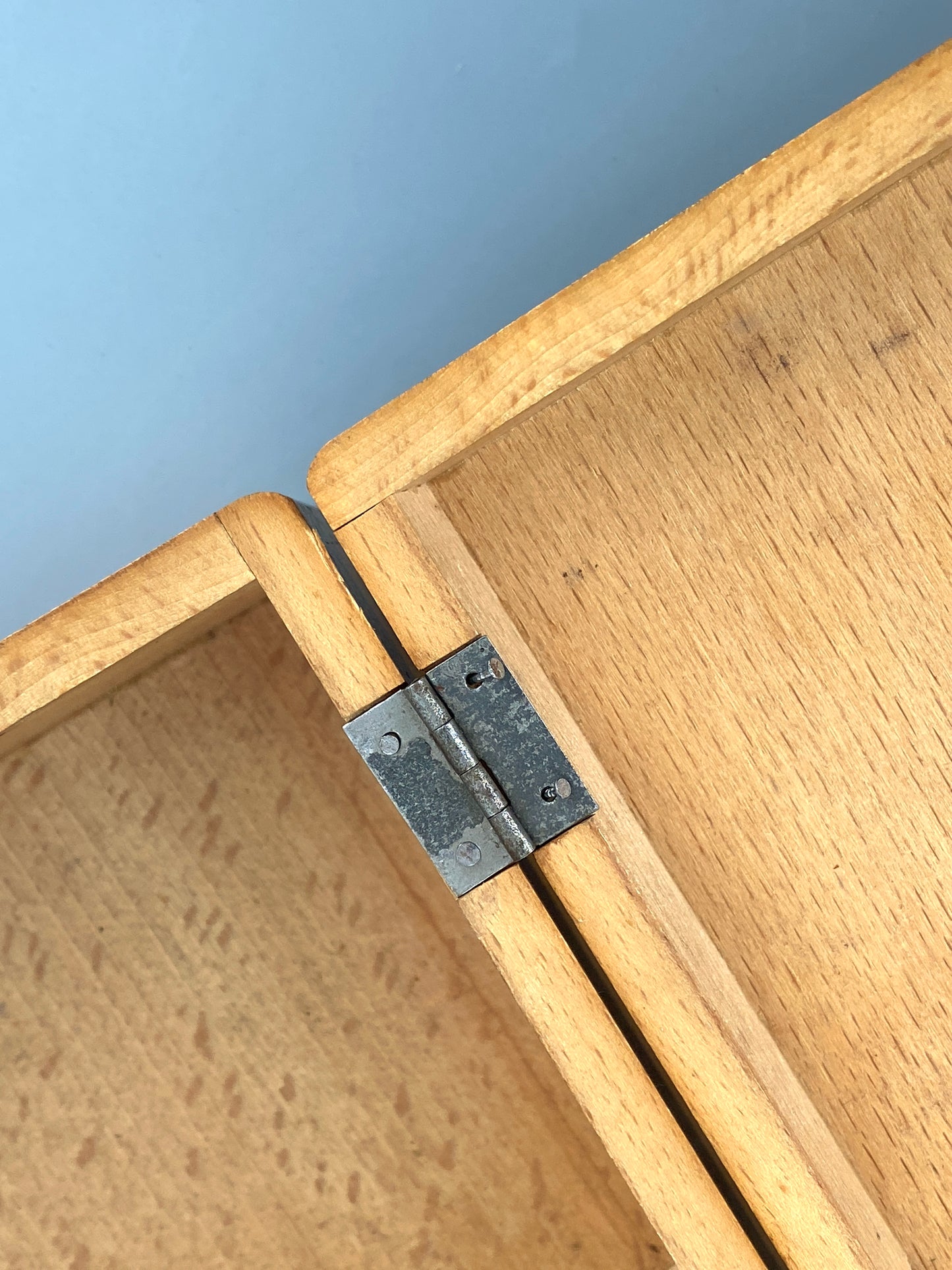 Schachfiguren in Schatulle aus der ersten Hälfte des zwanzigsten Jahrhundert, König 8 cm