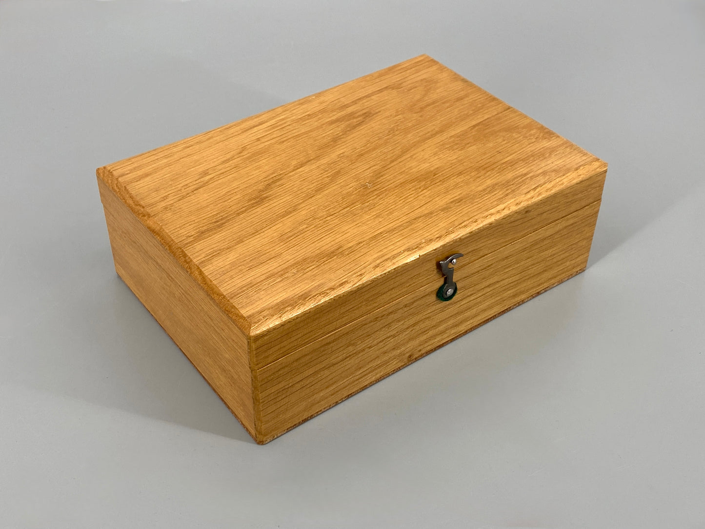 Vintage Spielsteine aus Holz in Schatulle, Durchmesser 2,5 cm