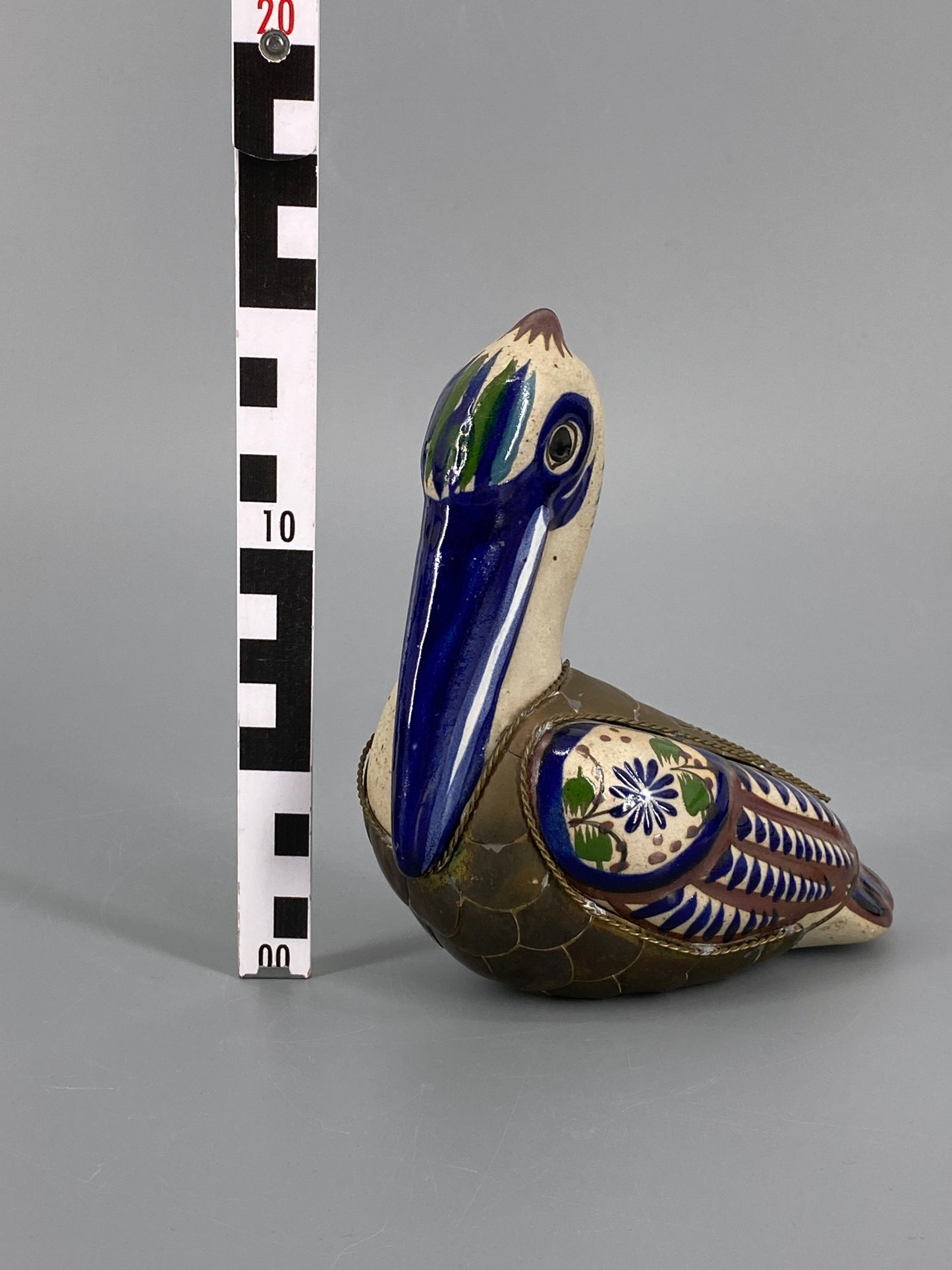 Pelikan Figur aus Keramik und Messing, Mexiko