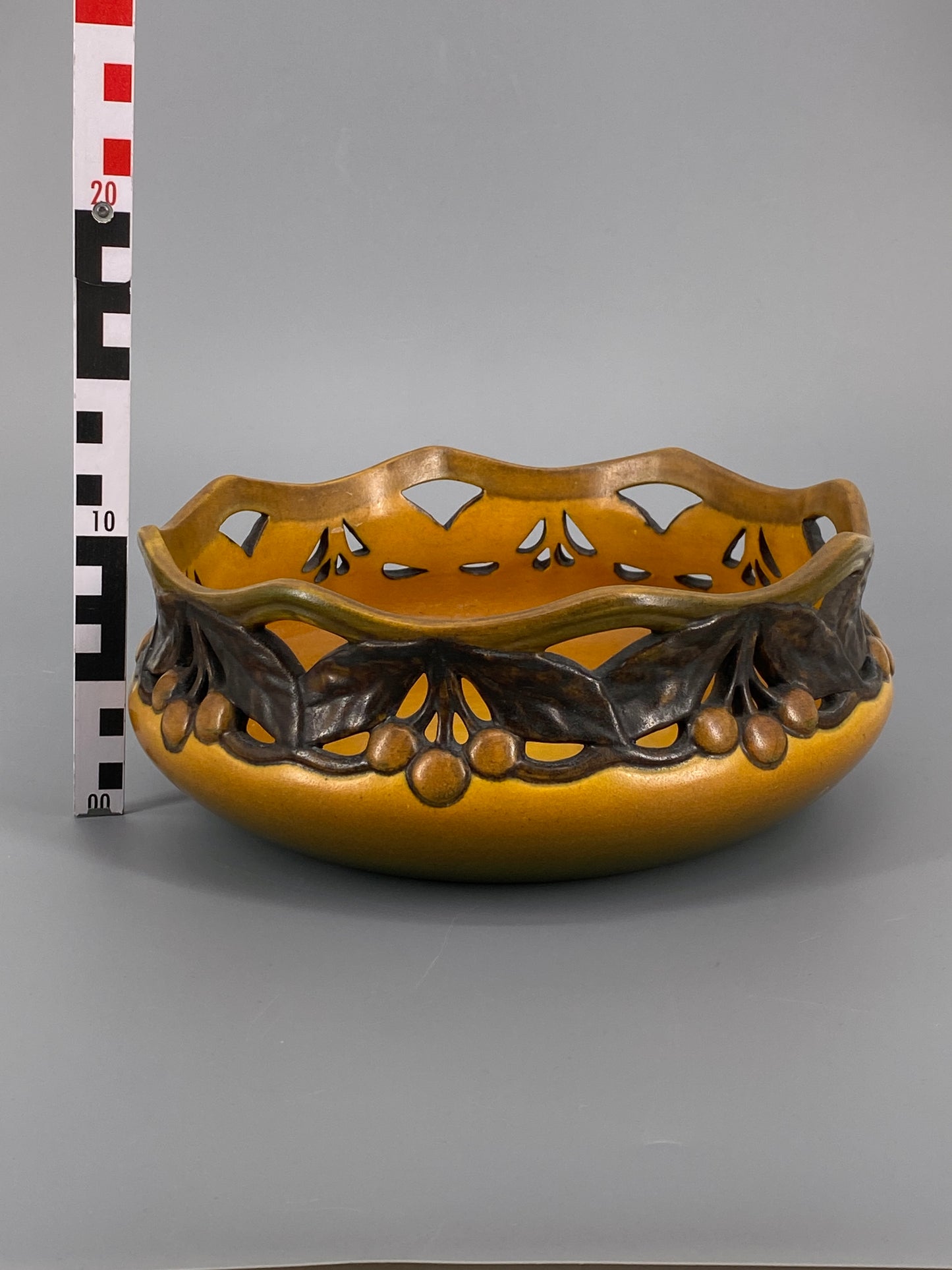 Keramik Obstschale von Karen Hagen für P. Ipsen's Enke, Dänemark, 1909