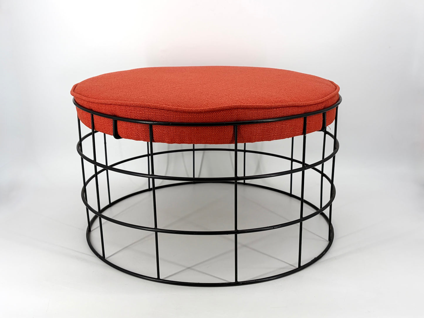Mid Century Design Sitzhocker T 1aus Drahtgeflecht mit neuem Sitzkissen von Verner Panton für Plus Linje Kopenhagen, Dänemark 1960er