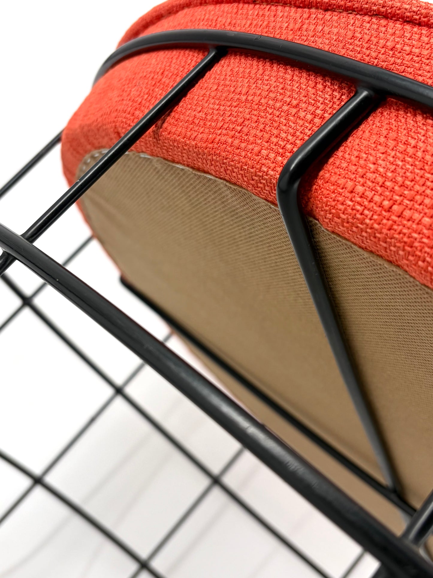 Mid Century Design Sitzhocker T 1aus Drahtgeflecht mit neuem Sitzkissen von Verner Panton für Plus Linje Kopenhagen, Dänemark 1960er