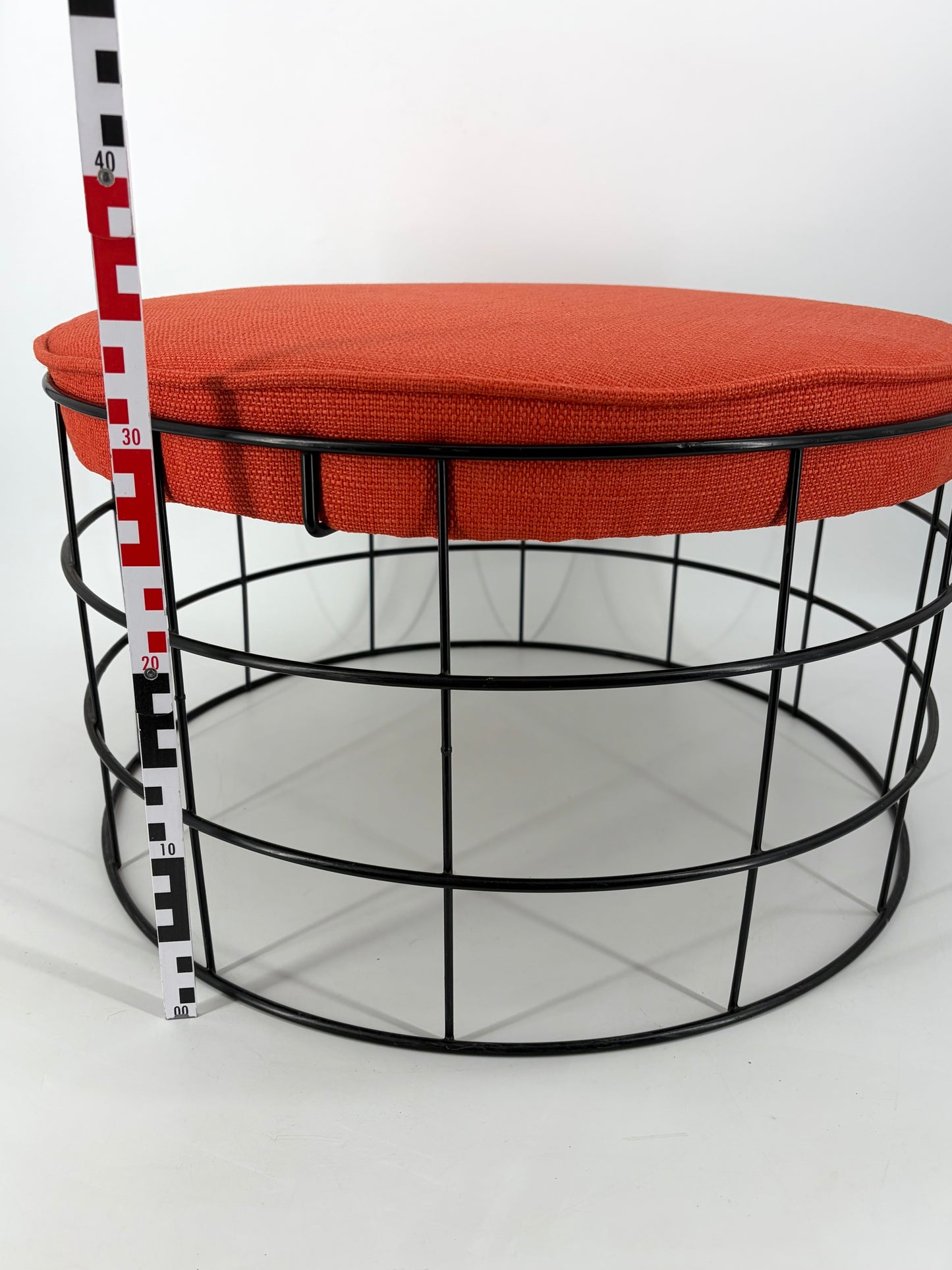 Mid Century Design Sitzhocker T 1aus Drahtgeflecht mit neuem Sitzkissen von Verner Panton für Plus Linje Kopenhagen, Dänemark 1960er