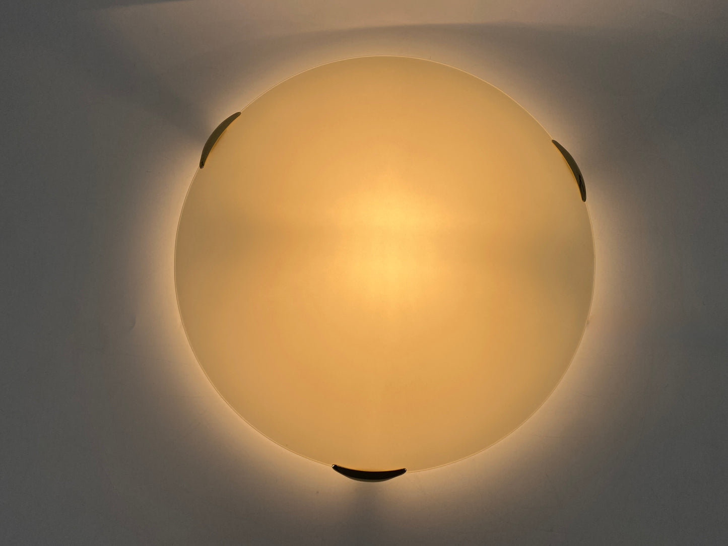 Plafoniere mit Satin-Glasschale von GUTI´S S.L. 1980er