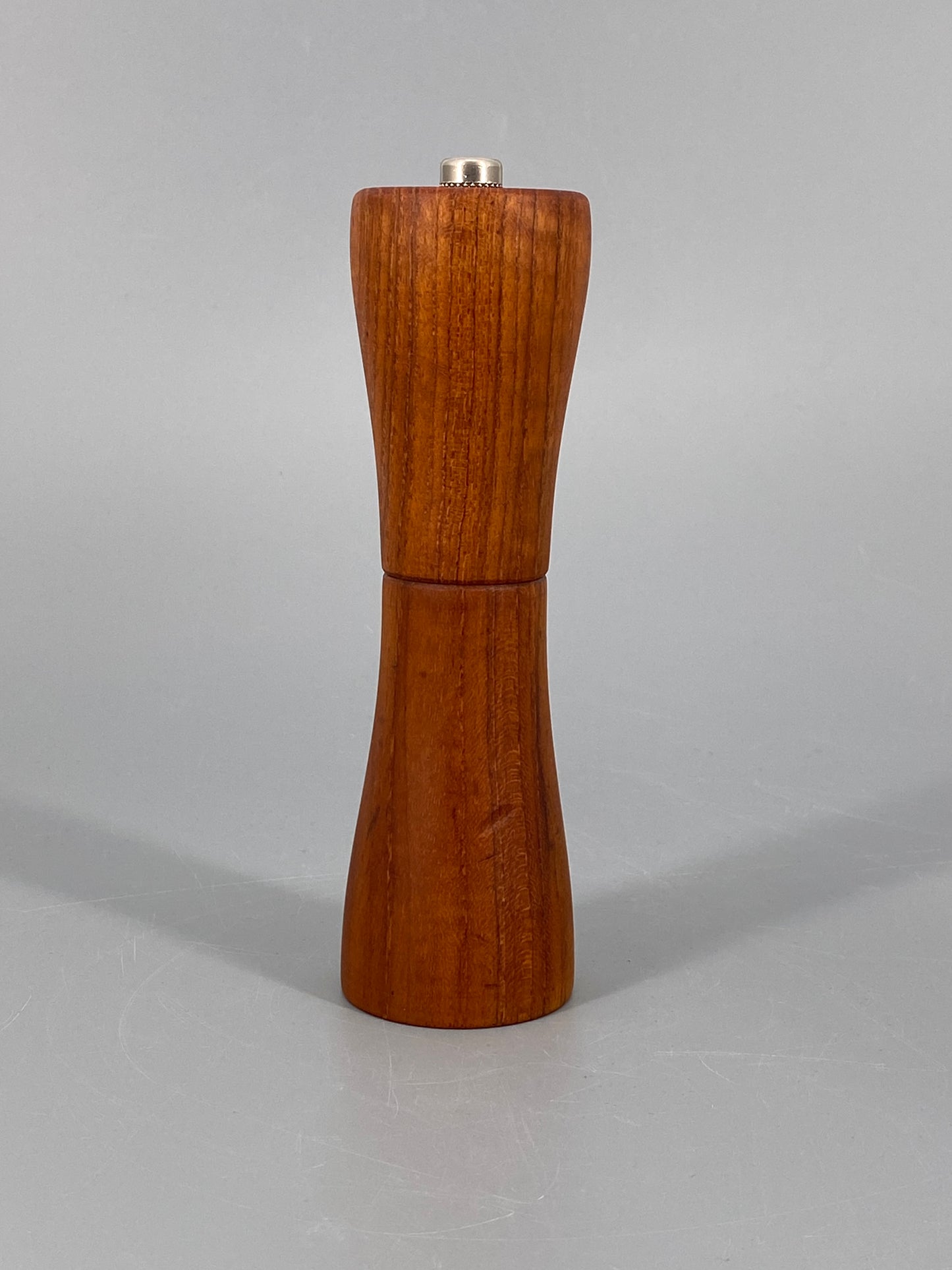 Mid Century Pfeffermühle von Haenlein Winterthur aus Teakholz, Schweiz, 1960er