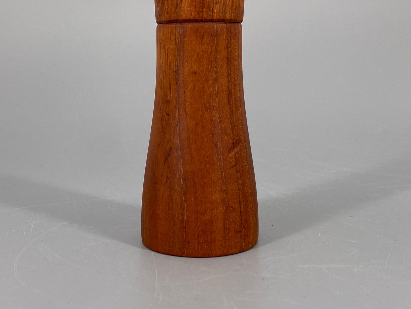 Mid Century Pfeffermühle von Haenlein Winterthur aus Teakholz, Schweiz, 1960er