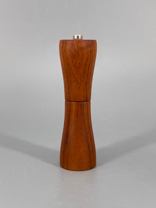 Mid Century Pfeffermühle von Haenlein Winterthur aus Teakholz, Schweiz, 1960er