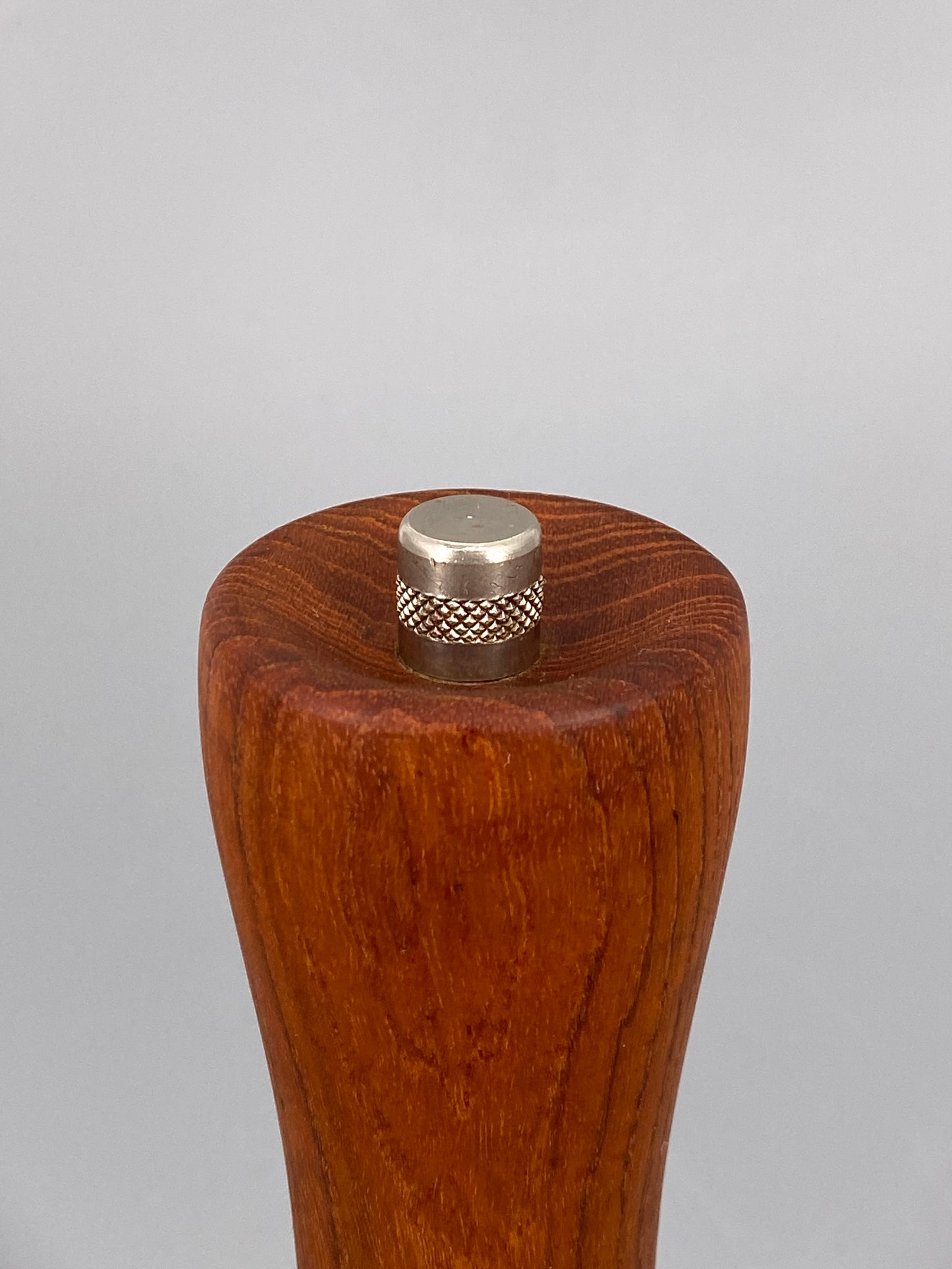 Mid Century Pfeffermühle von Haenlein Winterthur aus Teakholz, Schweiz, 1960er